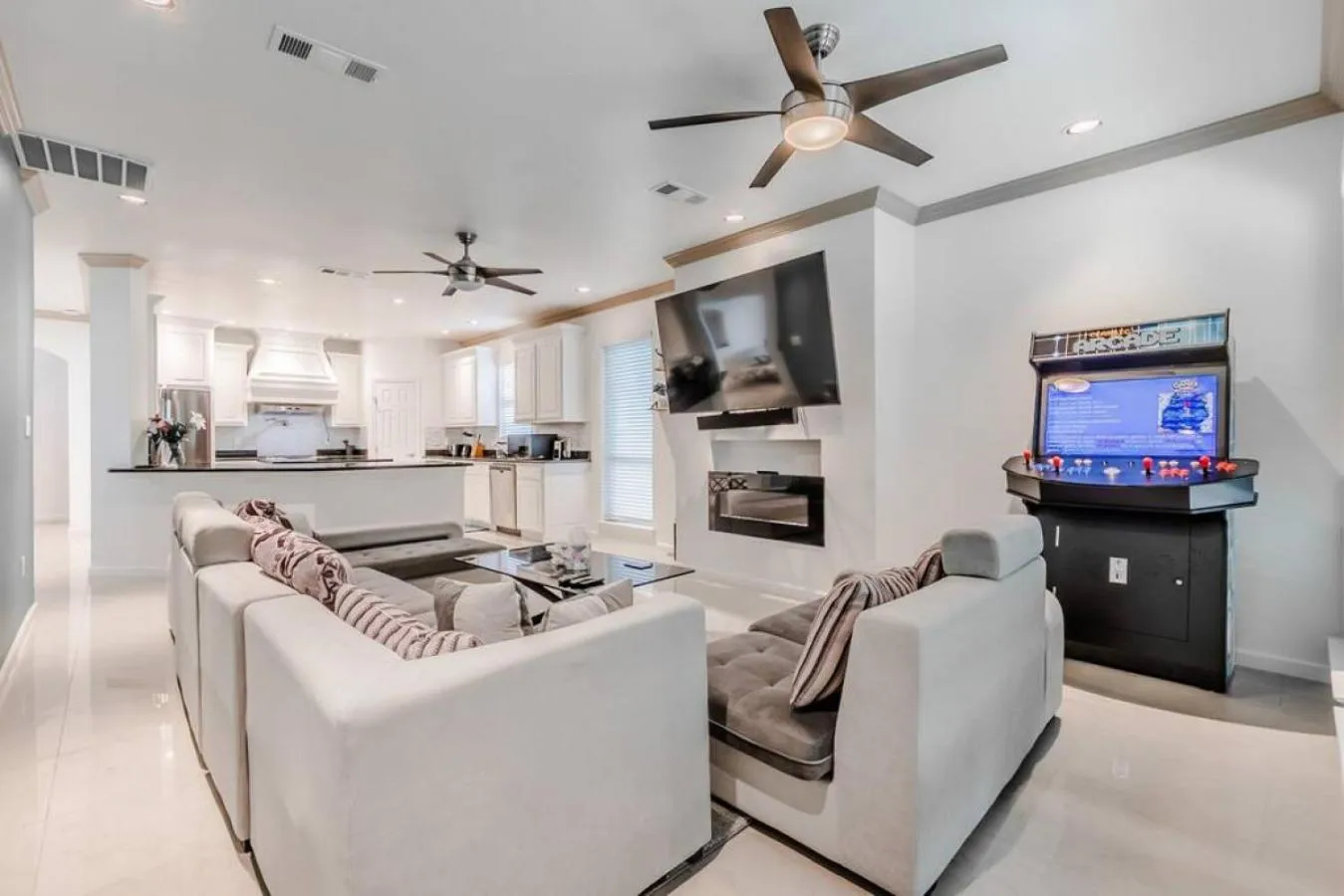 Living room in Gorgeous Downtown 4 Bedroom