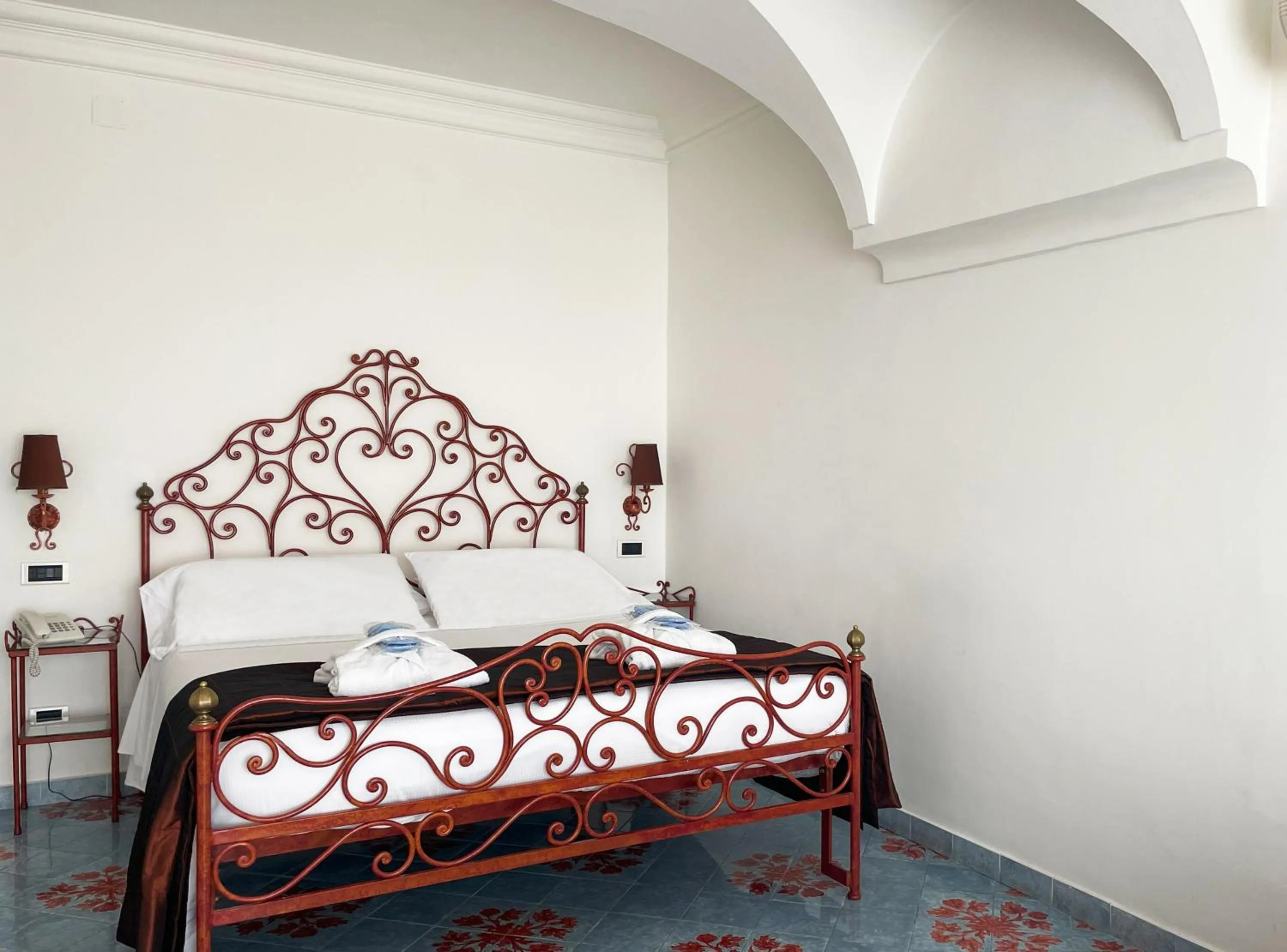 Bedroom, Bed in Regina Cristina