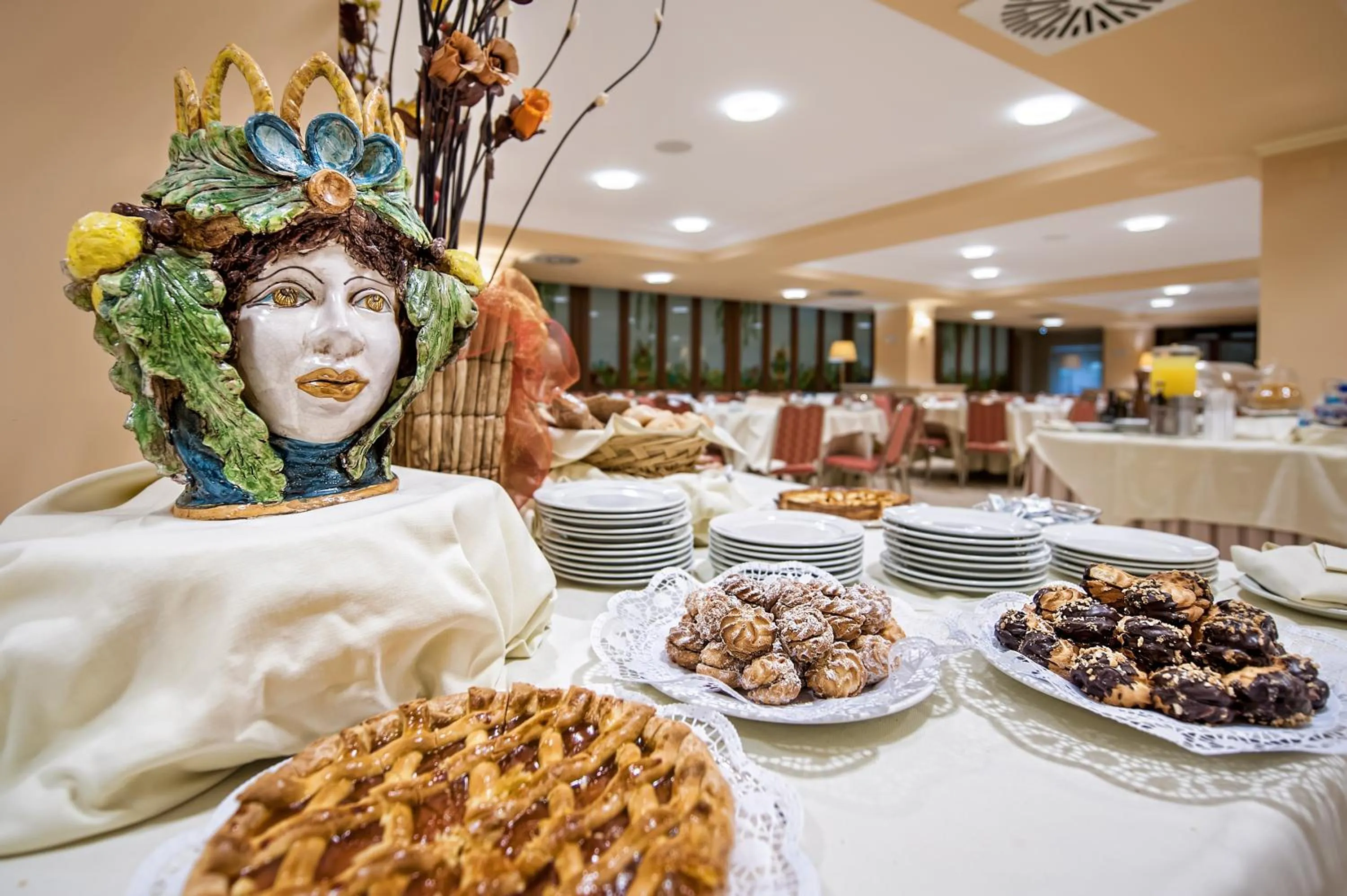 Food and drinks in Dioscuri Bay Palace