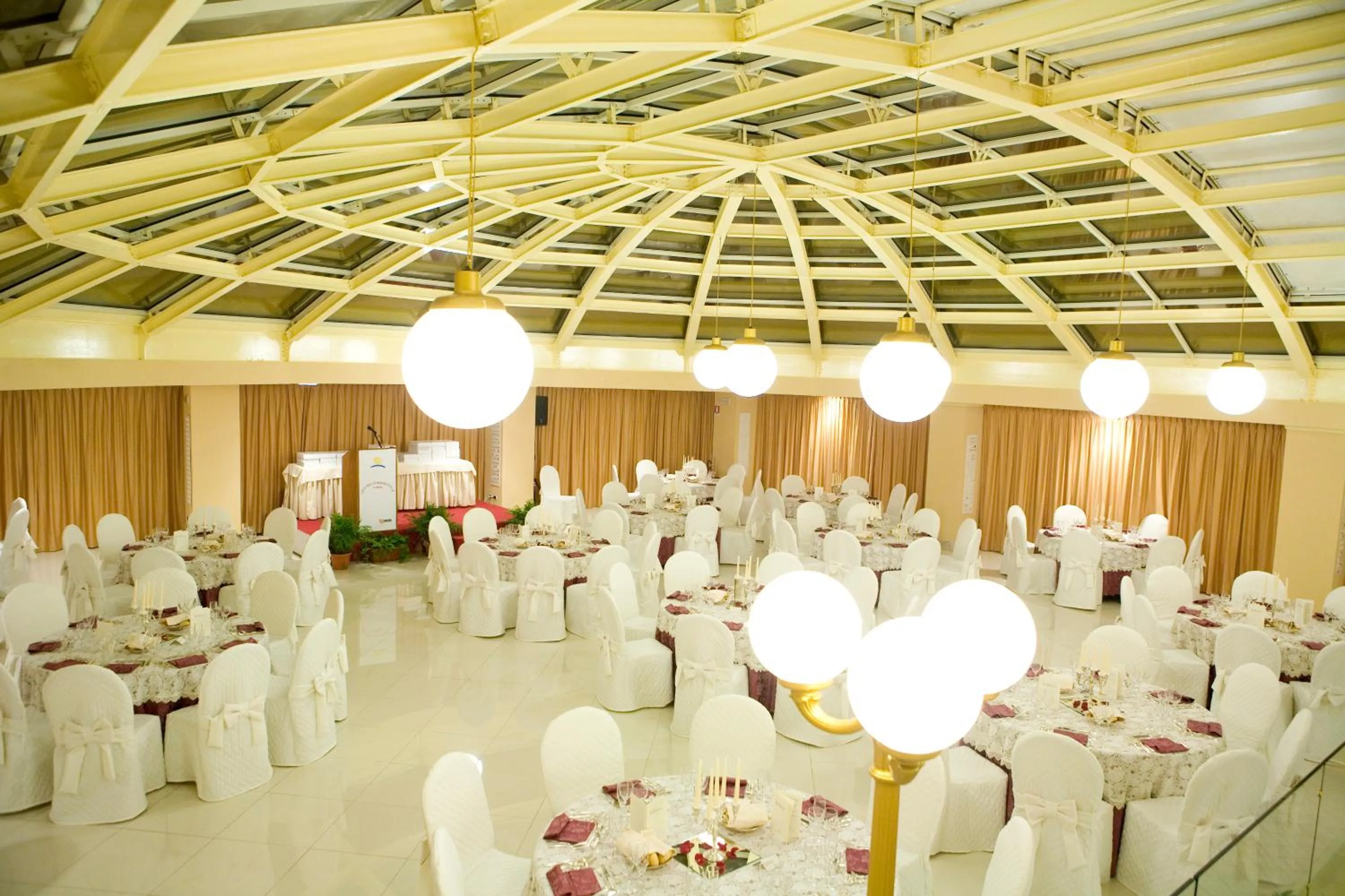 Banquet/Function facilities in Dioscuri Bay Palace