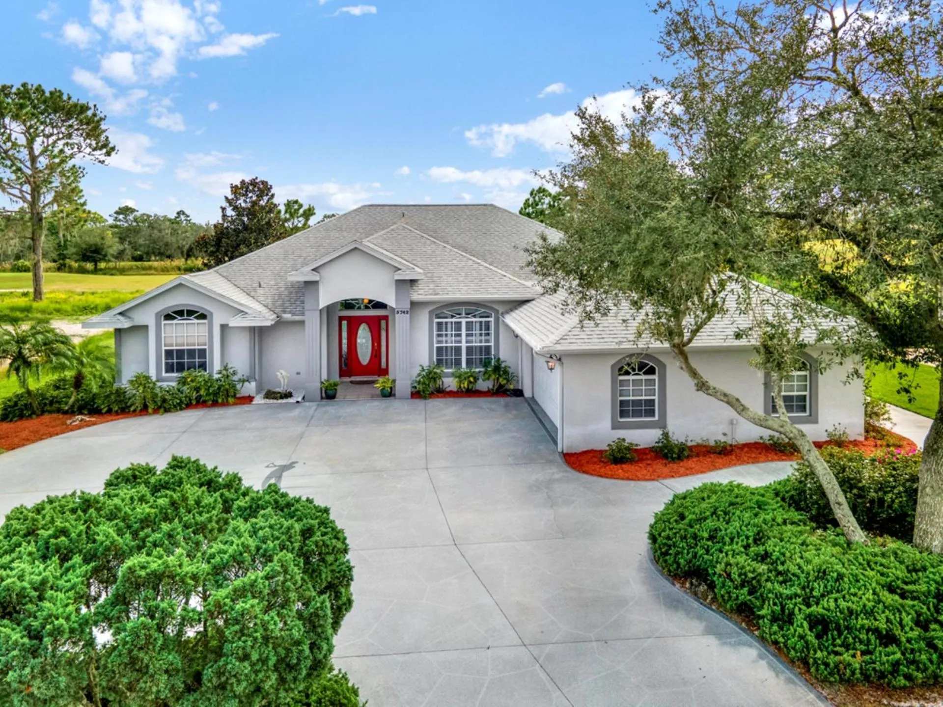 Solar Heated Private Pool & Lanai On Golf Course!