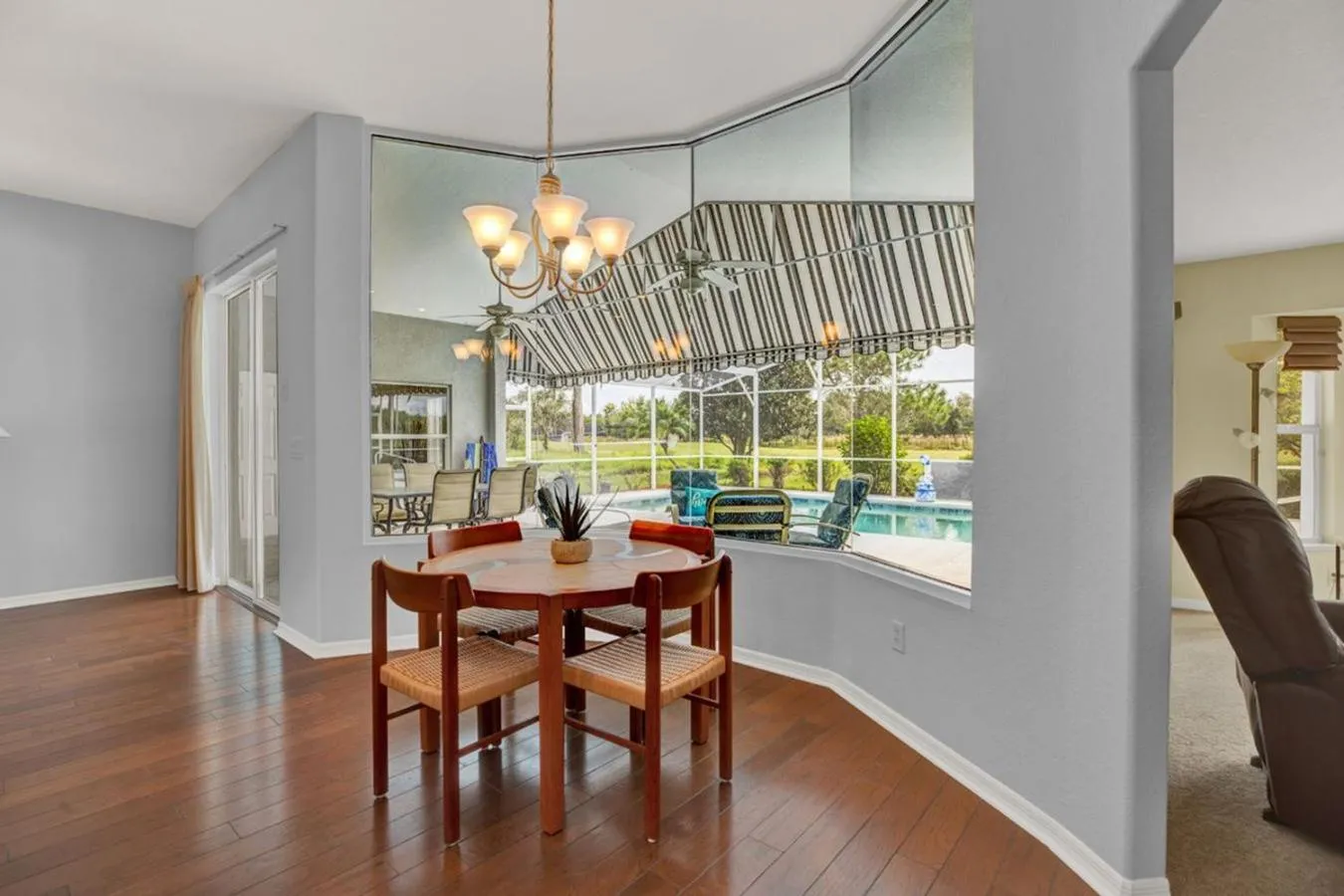 Solar Heated Private Pool & Lanai On Golf Course!