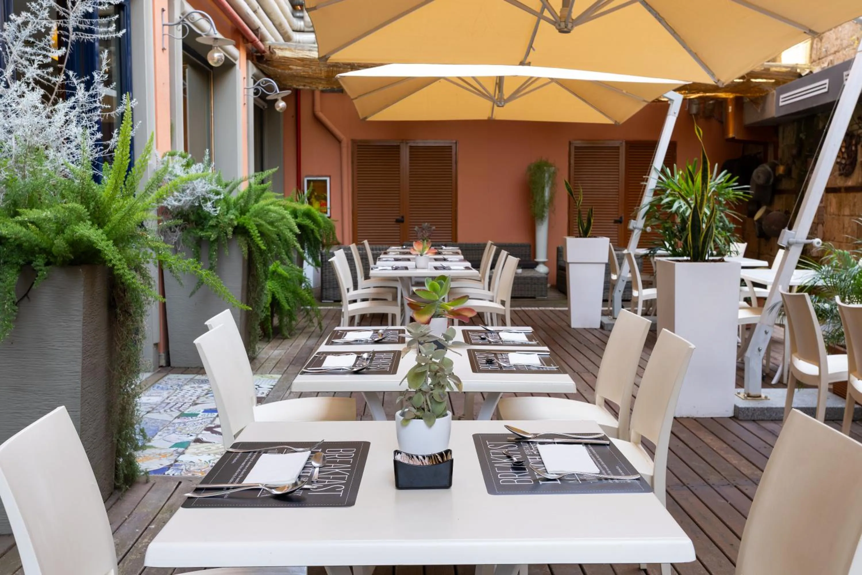 Restaurant/places to eat in Grand Hotel Tiberio