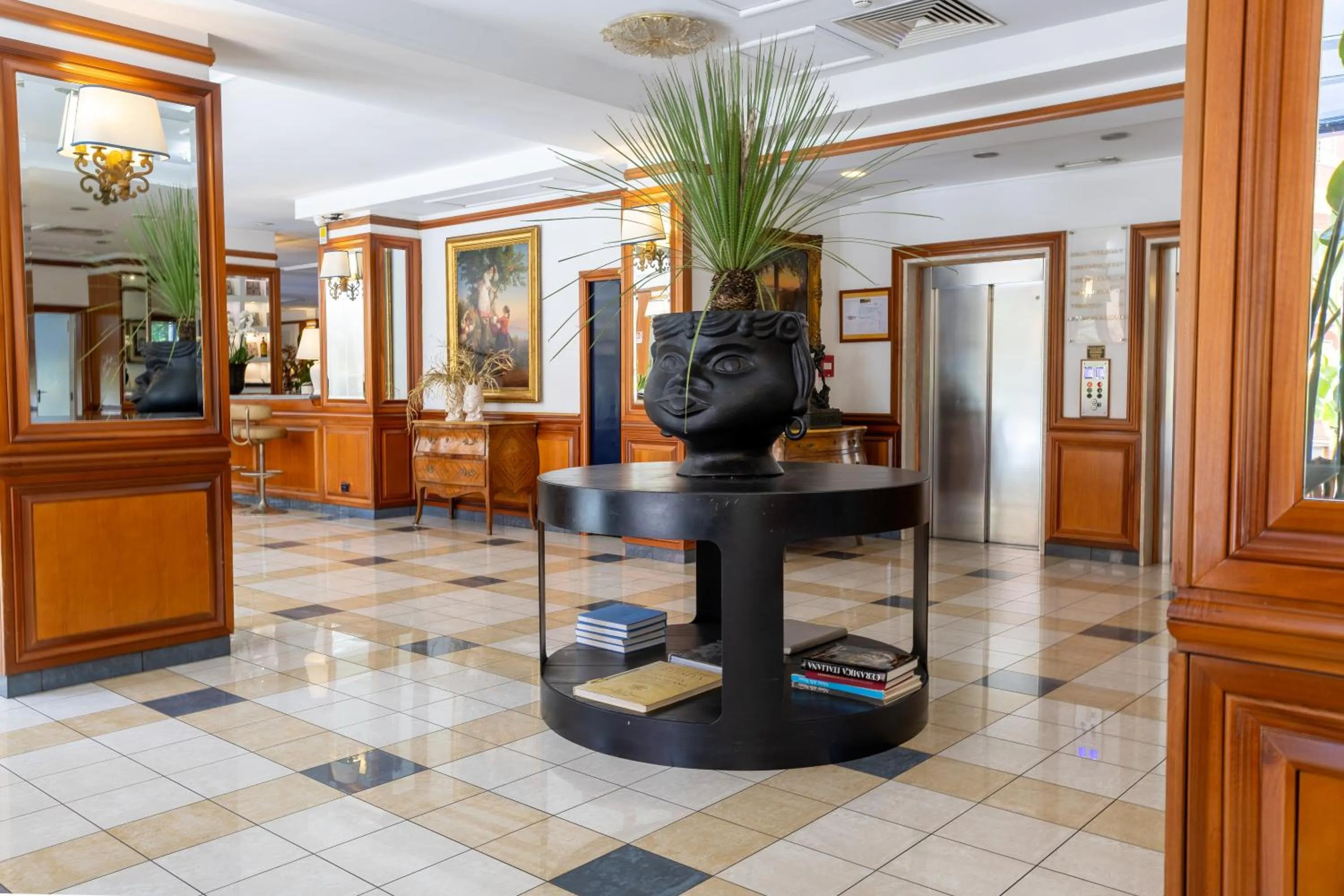 Lobby or reception in Grand Hotel Tiberio