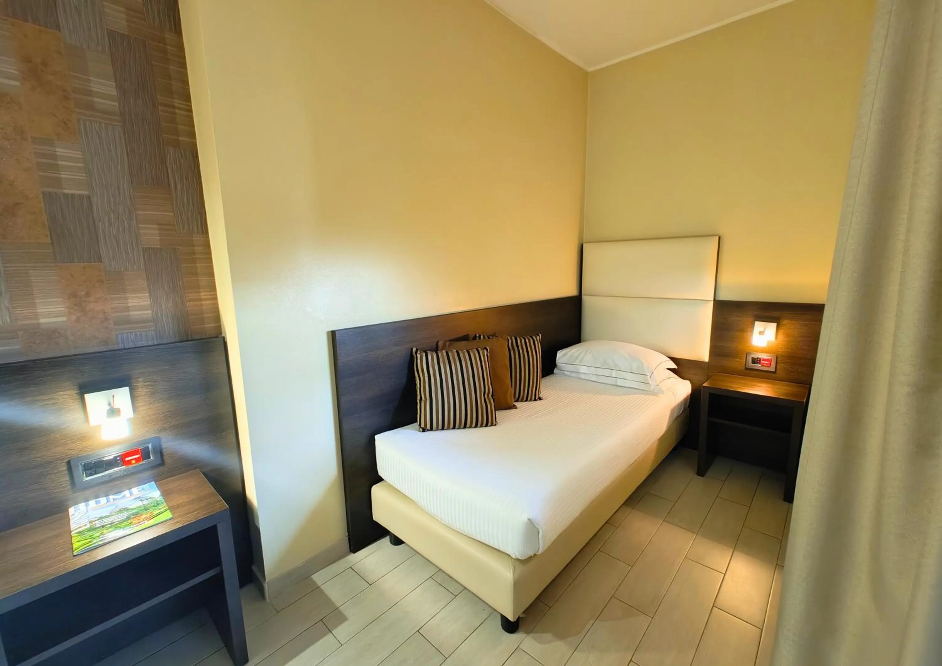 Bed in Hotel Pineta Palace