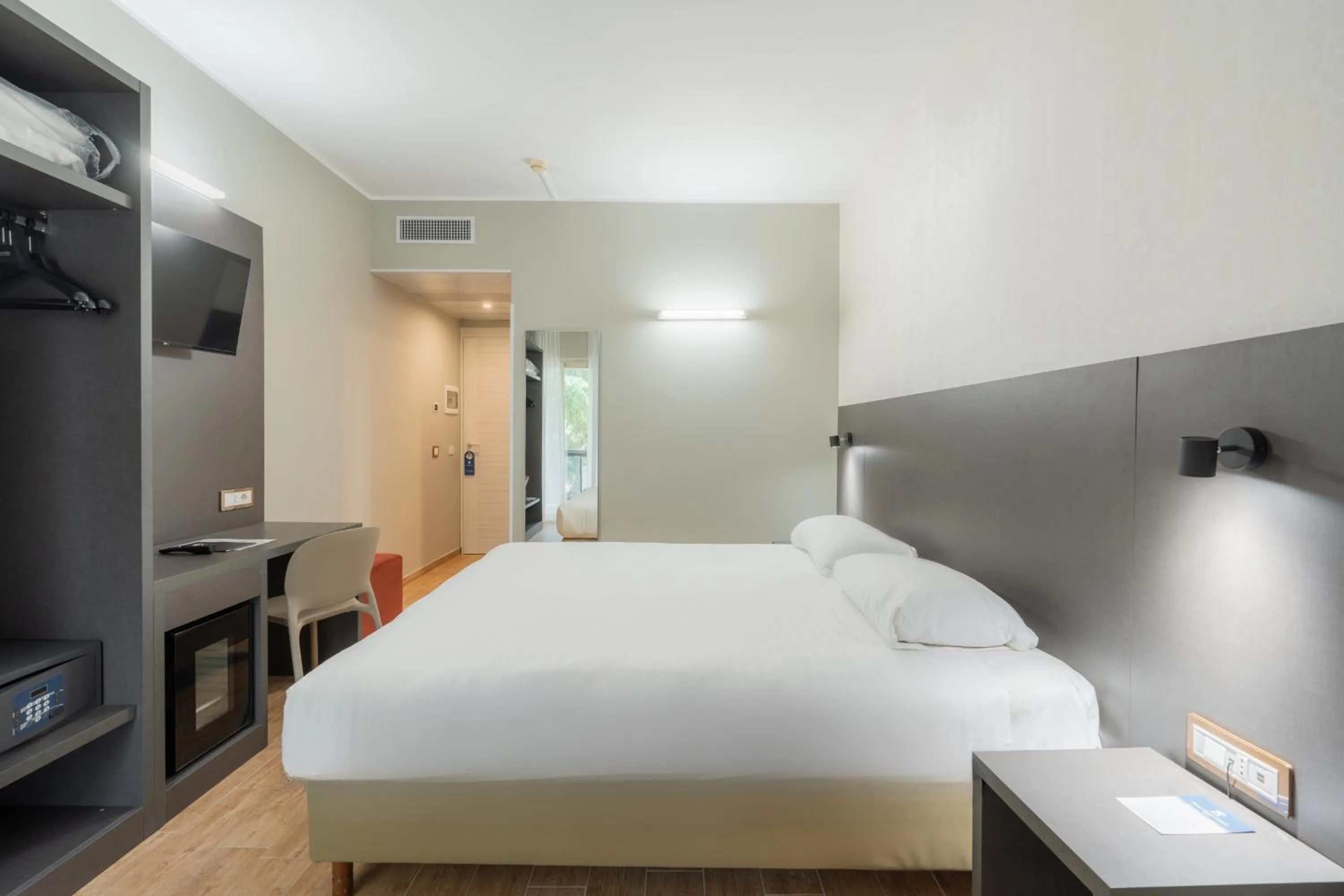 Bedroom, Bed in Hotel Pineta Palace