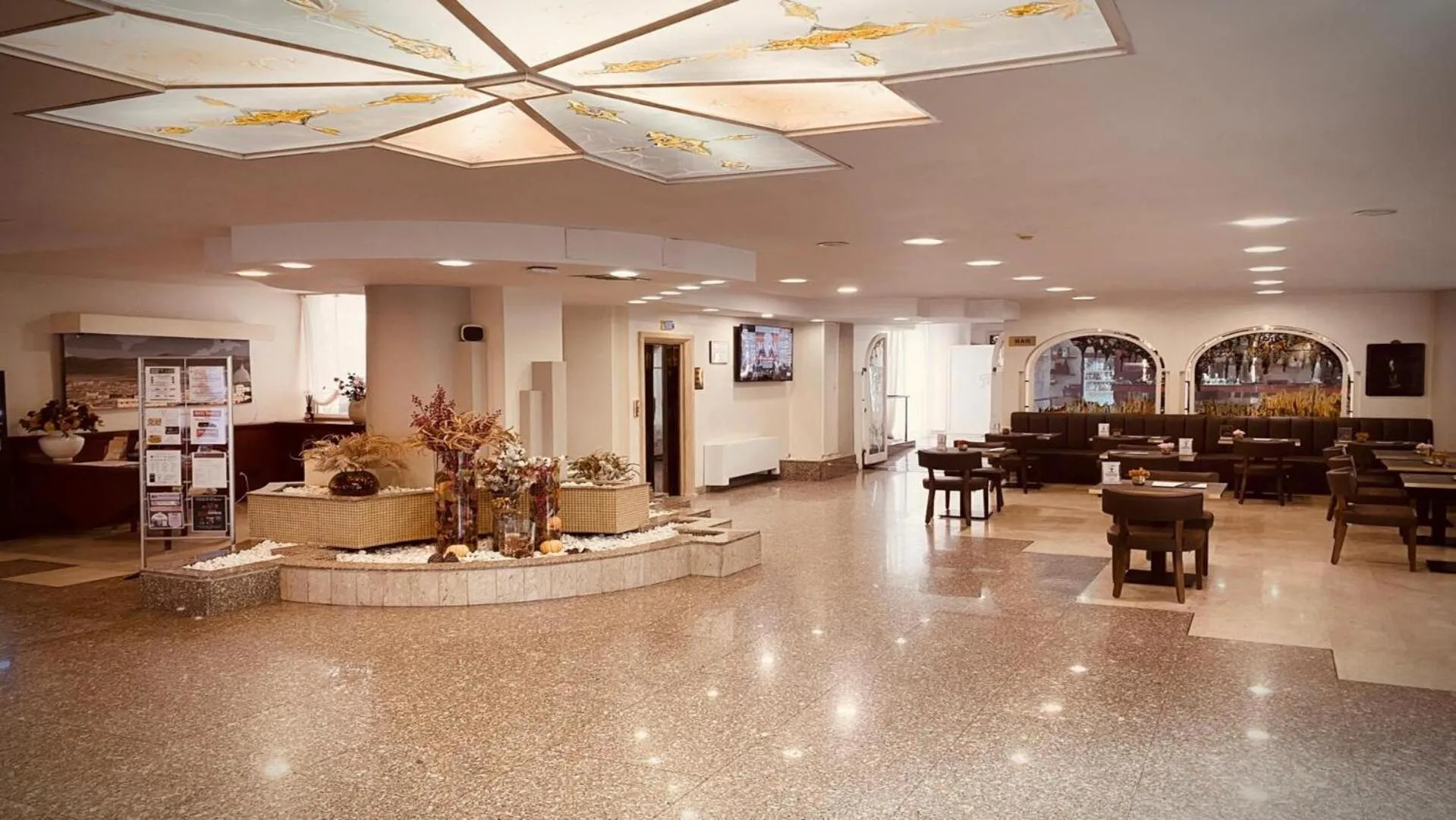 Lobby or reception in Hotel Pineta Palace