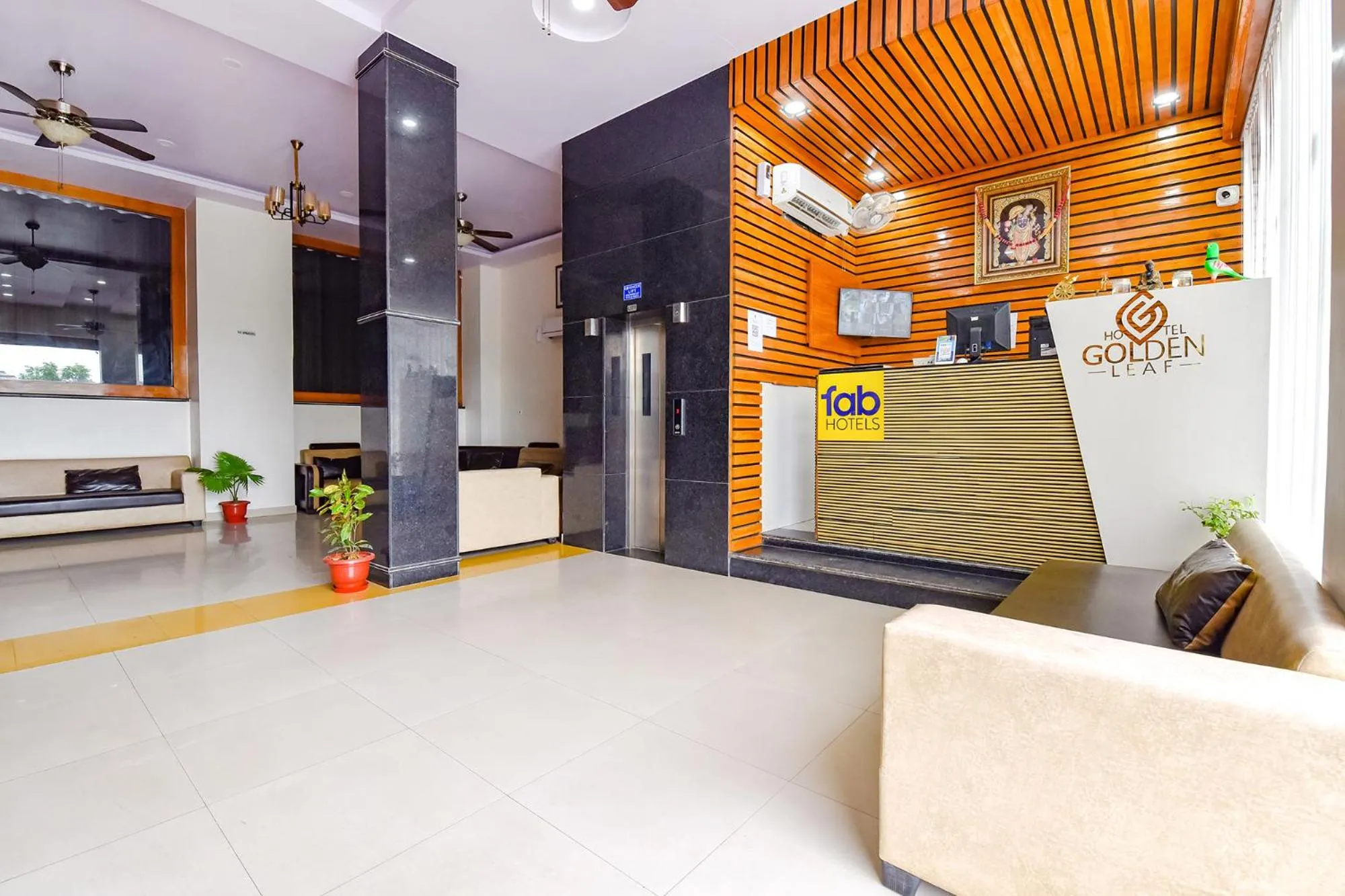 Lobby or reception in FabHotel Golden Leaf Mansarover