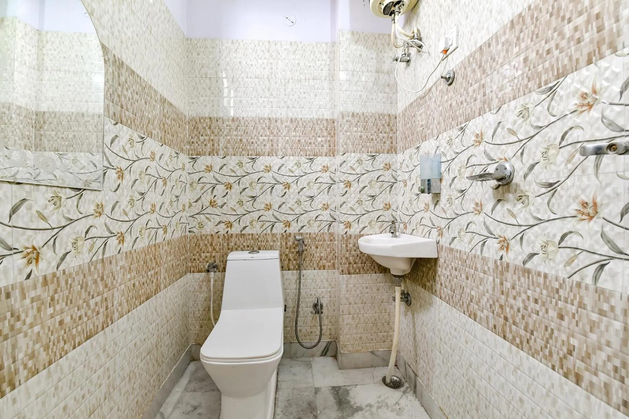 Toilet in FabHotel Golden Leaf Mansarover