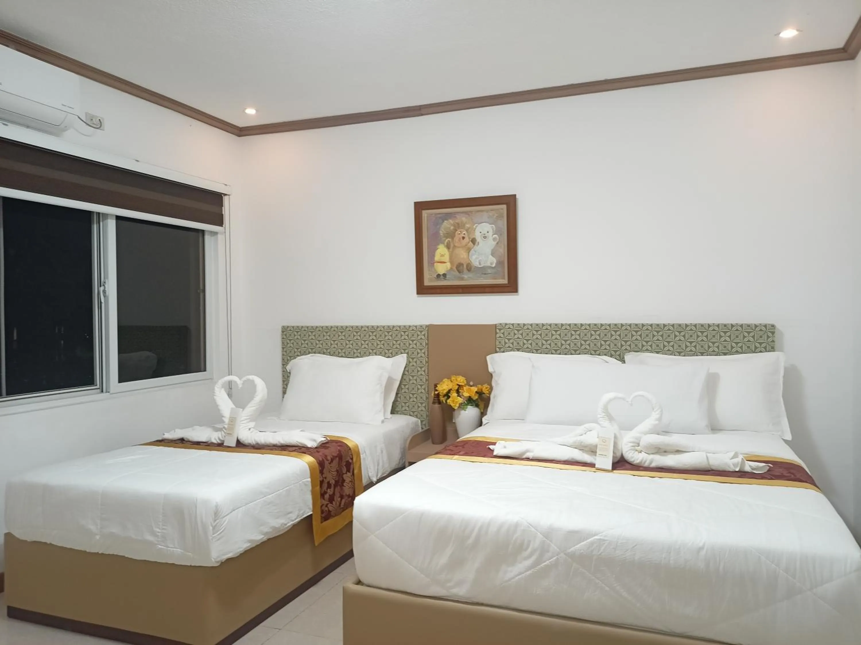 Bed in Airport Hotel Clark