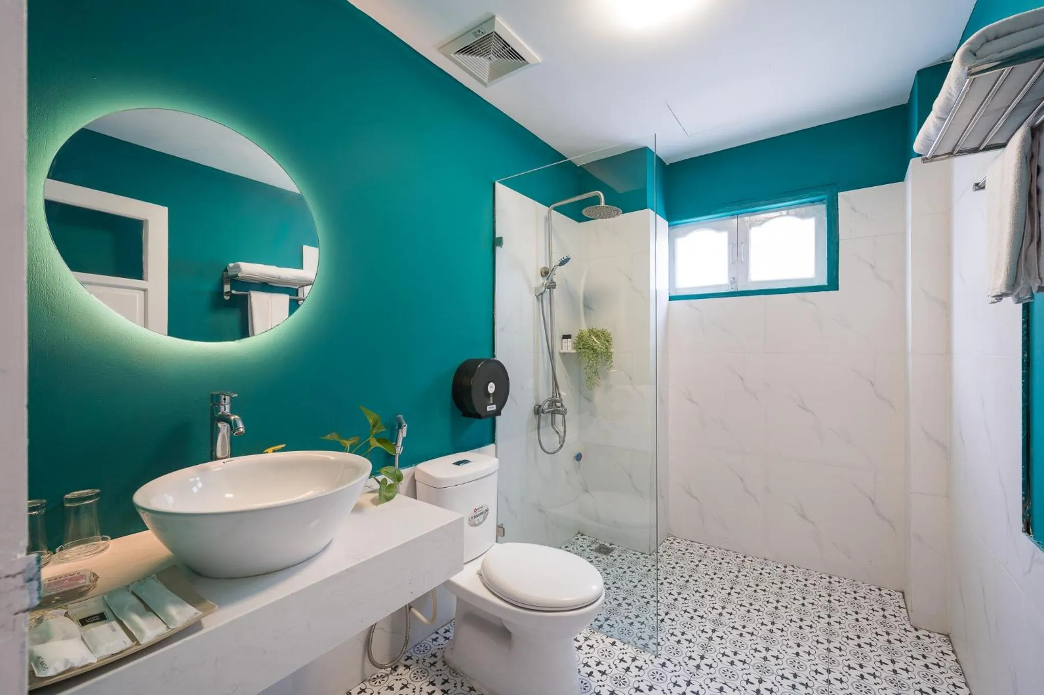 C o r o n a Hanoi House