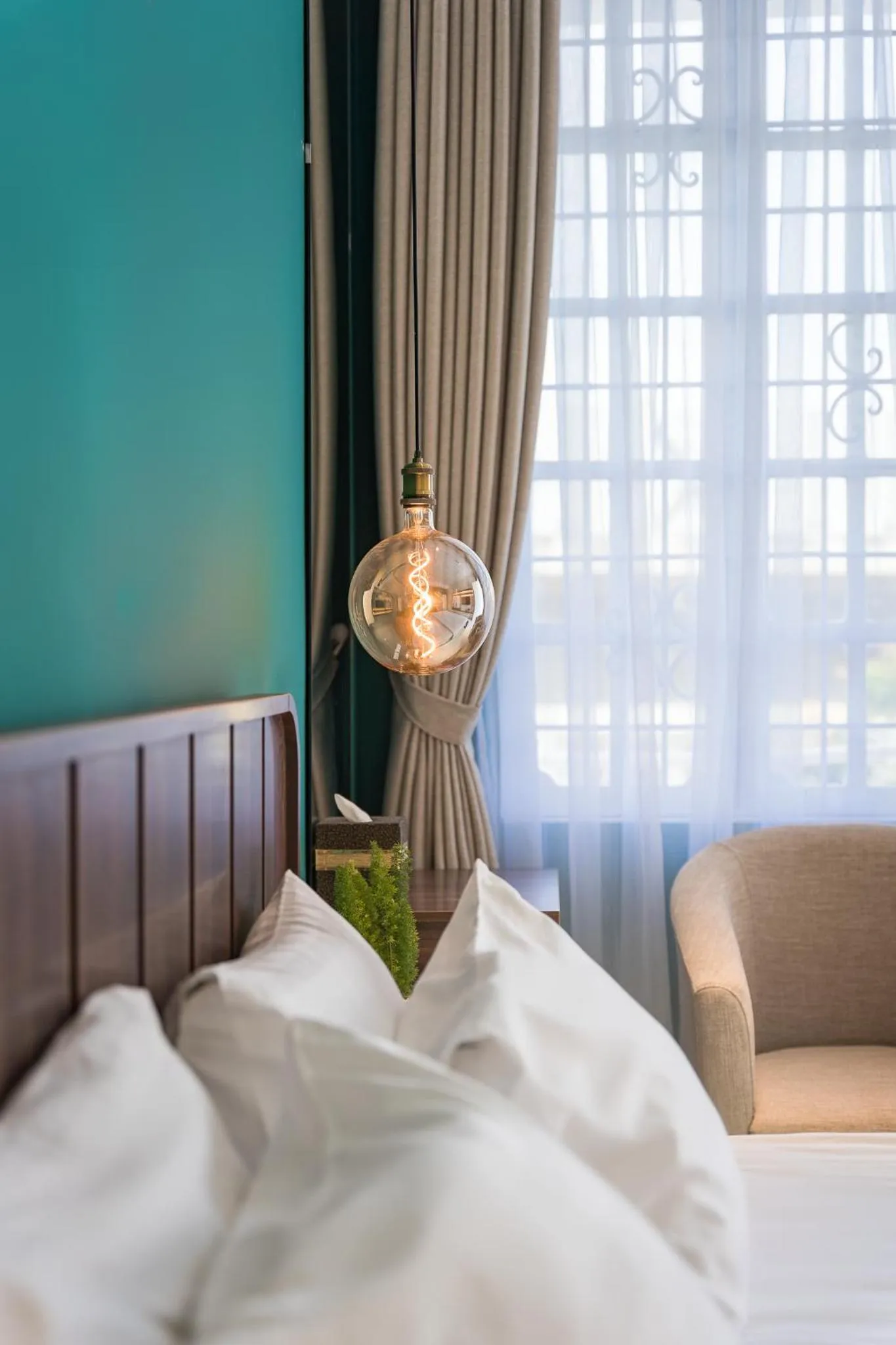 C o r o n a Hanoi House