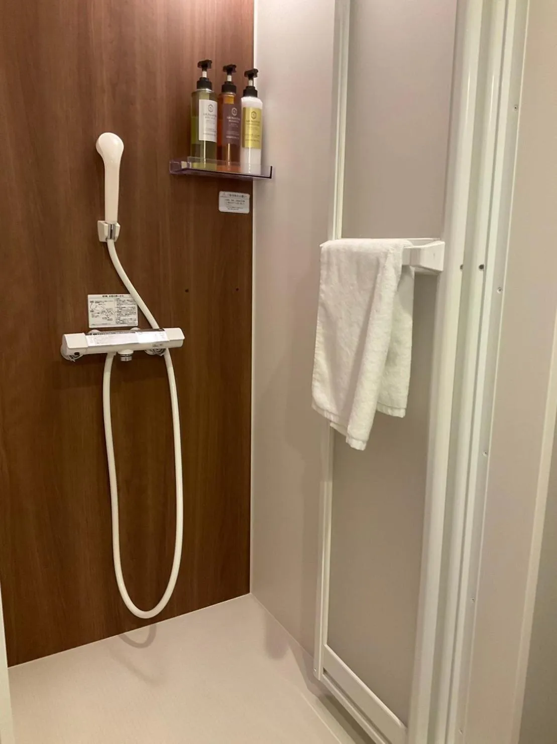 Shower in R Hotel Namba