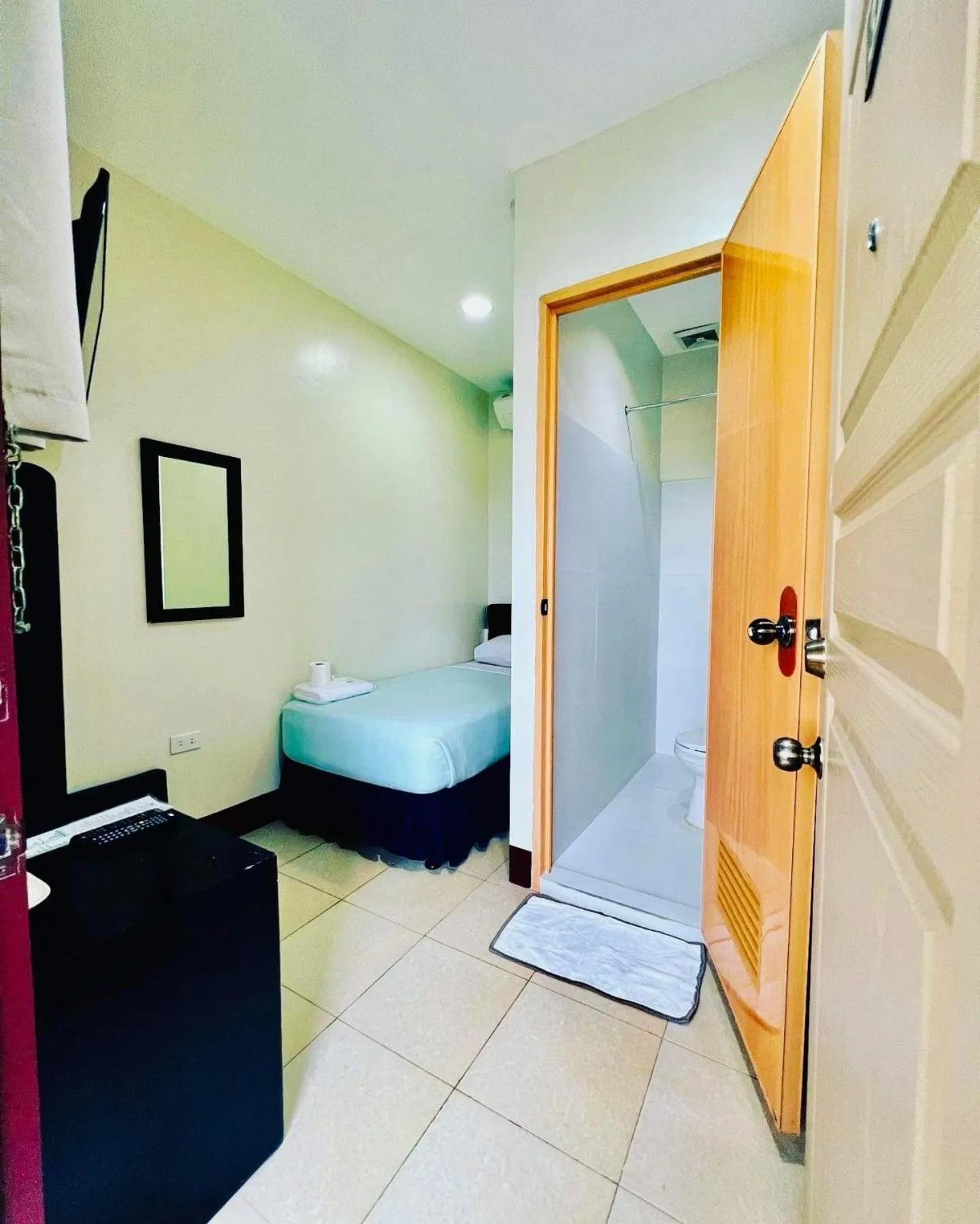 Photo of the whole room, Bed in Park Avenue Residence Inn and Suites