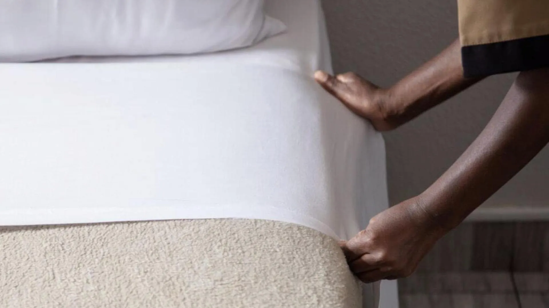 Staff, Bed in Ecomotel O.R.Tambo