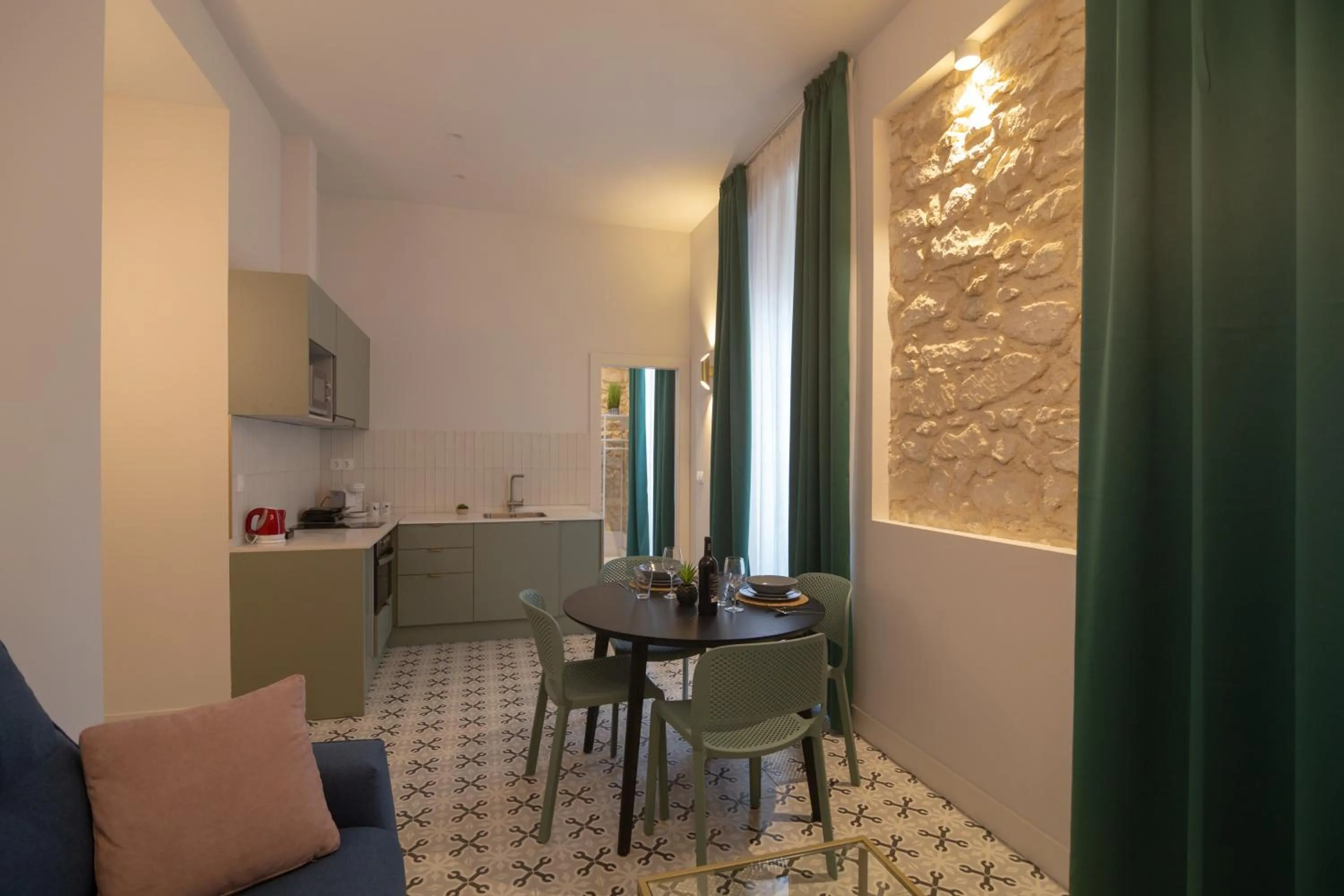 Kitchen or kitchenette in Apartamentos Teatro by Be Alicante
