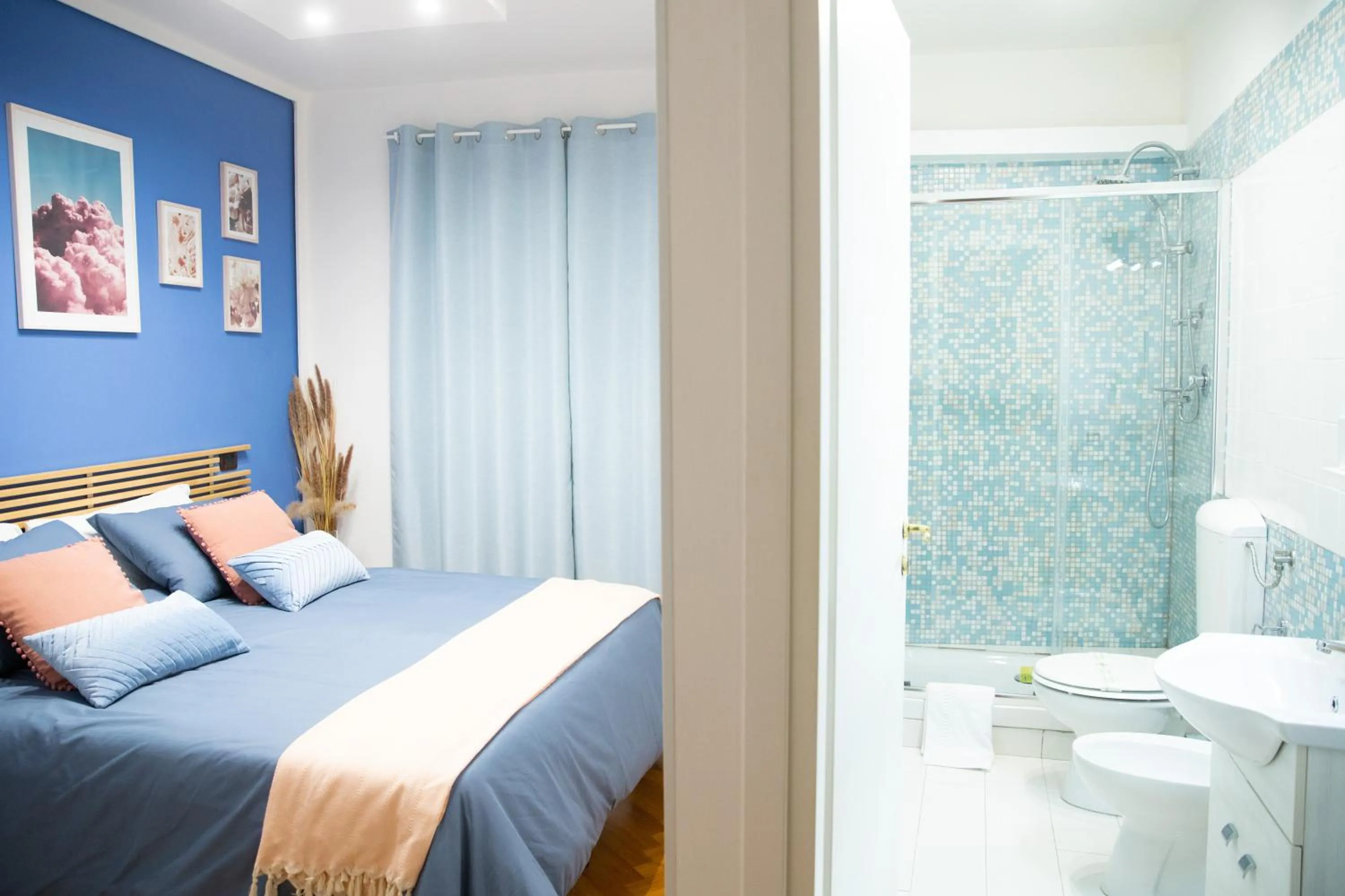 Photo of the whole room, Bed in Quisì - Salerno Centro