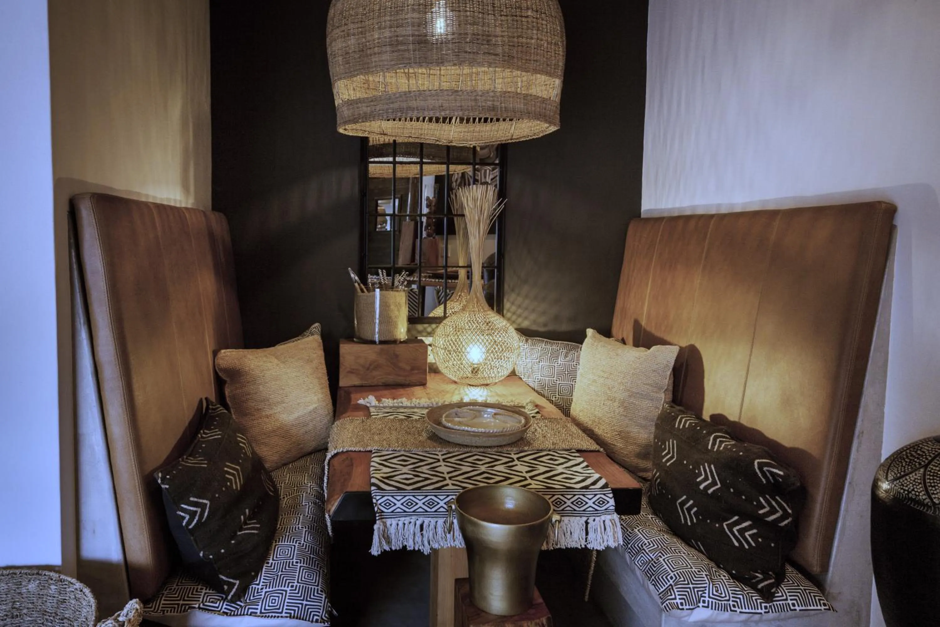 Dining area in African Flair Boutique Safari Lodge