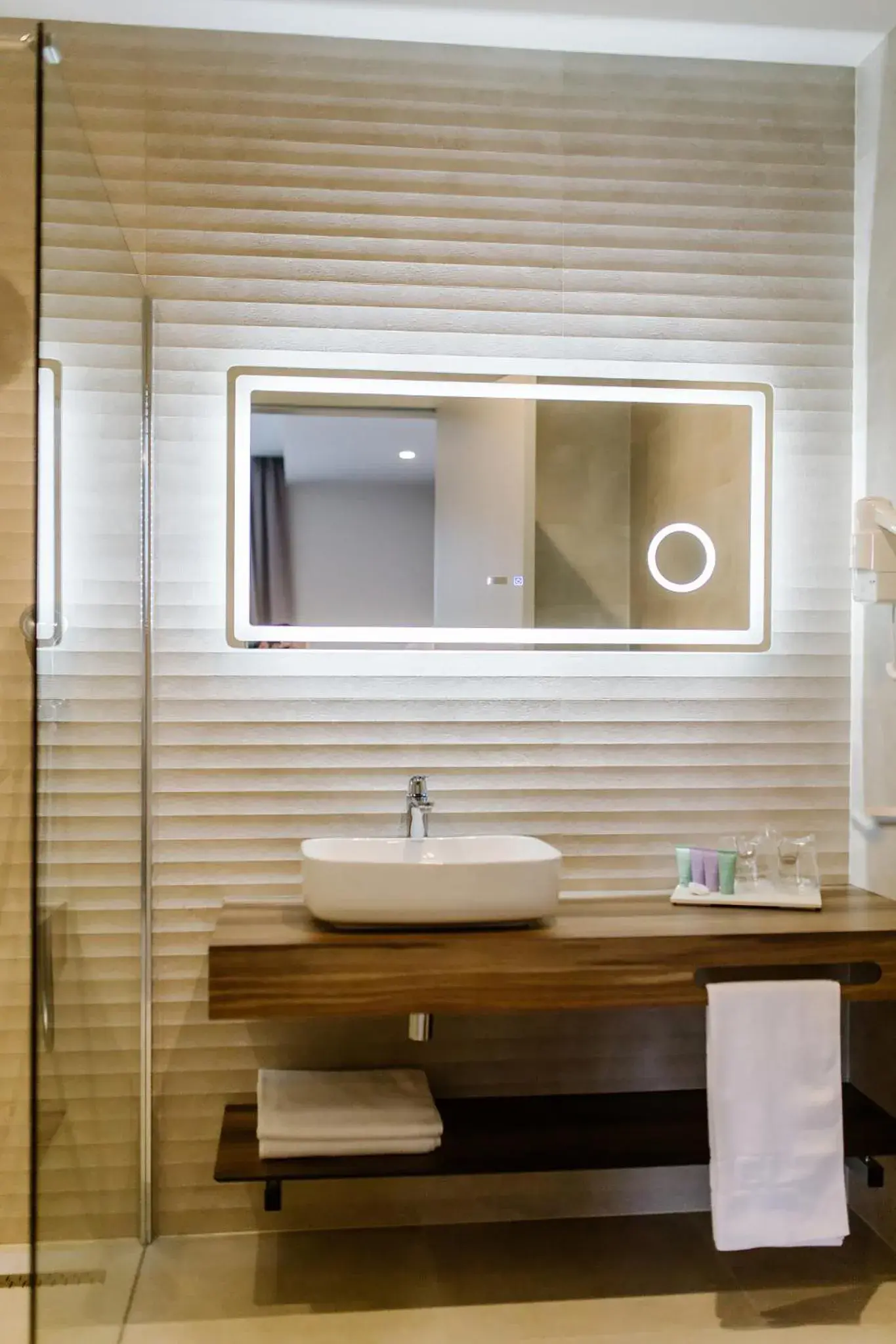 Deluxe Double Room - single occupancy in Hotel Buna Mostar Deluxe Double Room - single occupancy in Hotel Buna Mostar