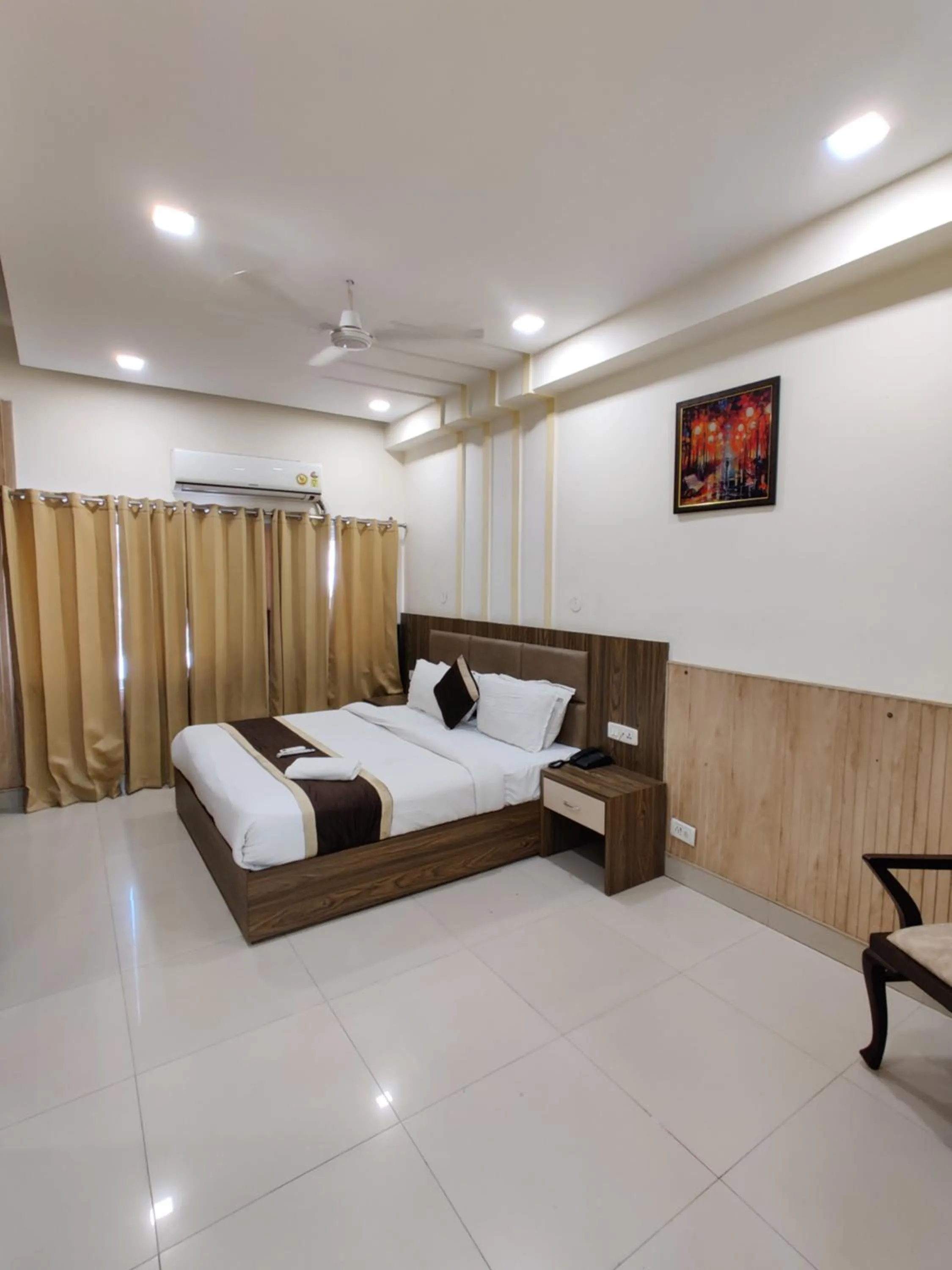 Bed in Raj Darbar - 10 Meter From Golden Temple