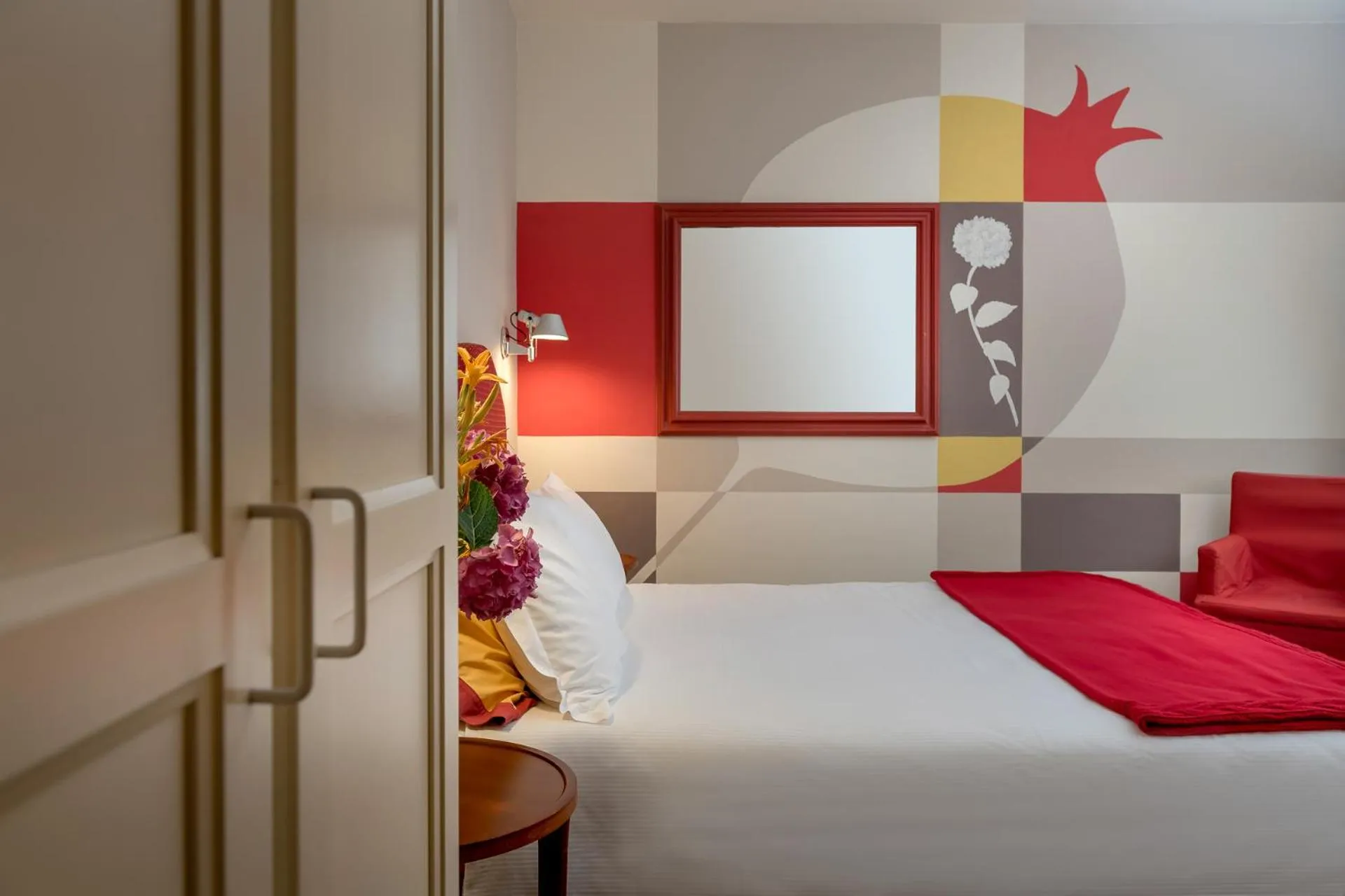 Photo of the whole room, Bed in Bijou Hotel