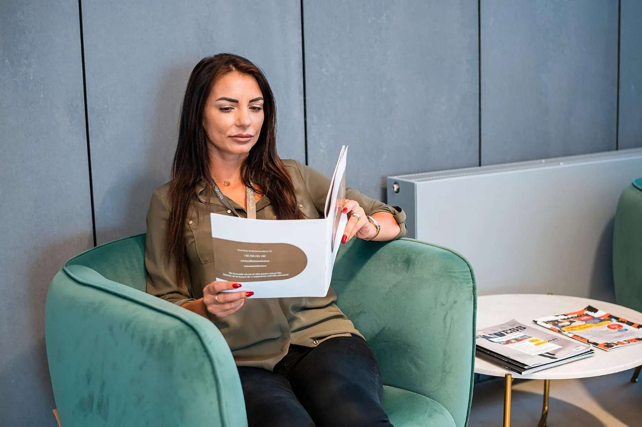 People in Amaris ApartHotel la 2 Pași de Plajă & Parcare Gratuită