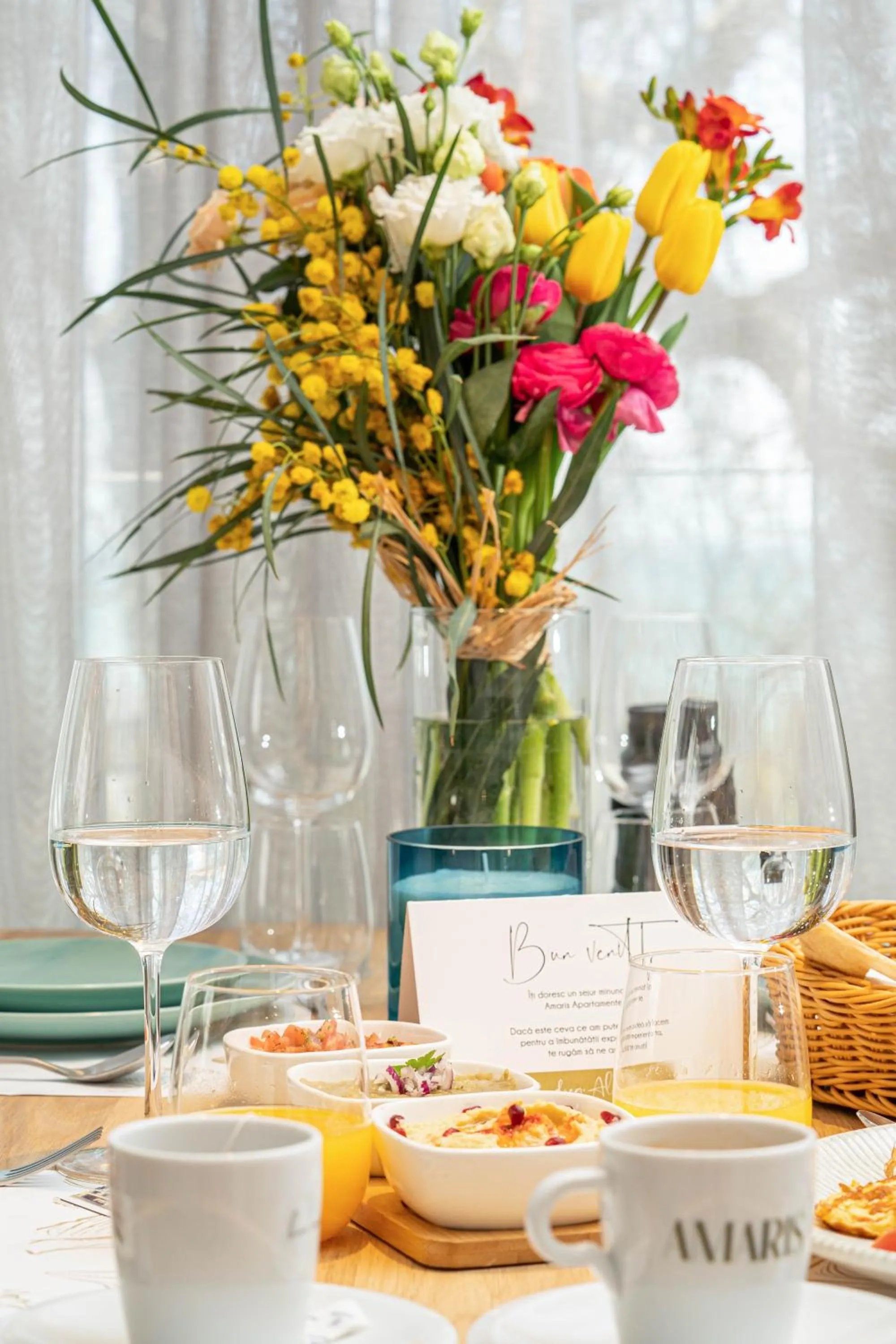 Food and drinks in Amaris ApartHotel la 2 Pași de Plajă & Parcare Gratuită