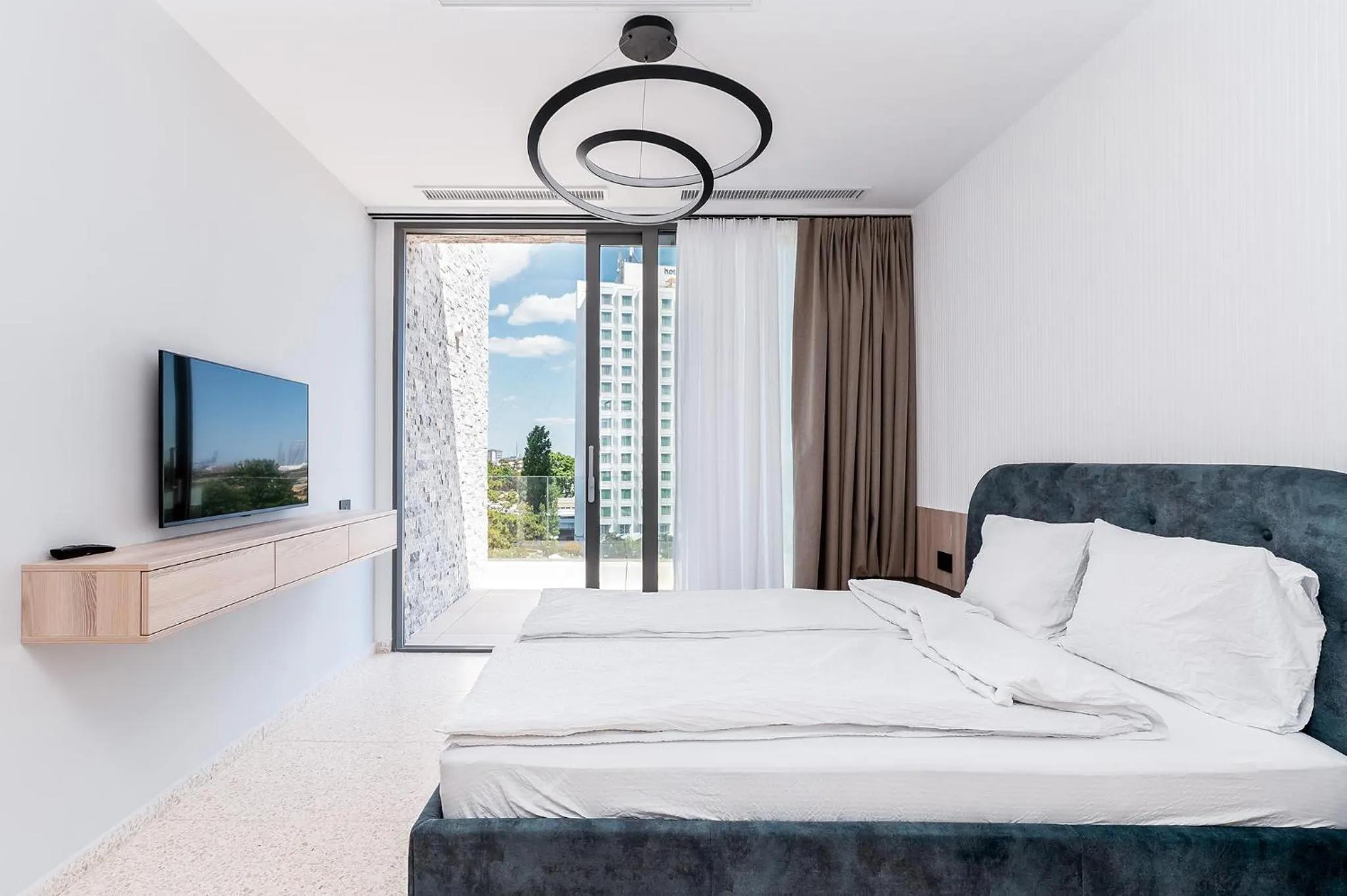 Photo of the whole room, Bed in Amaris ApartHotel la 2 Pași de Plajă & Parcare Gratuită