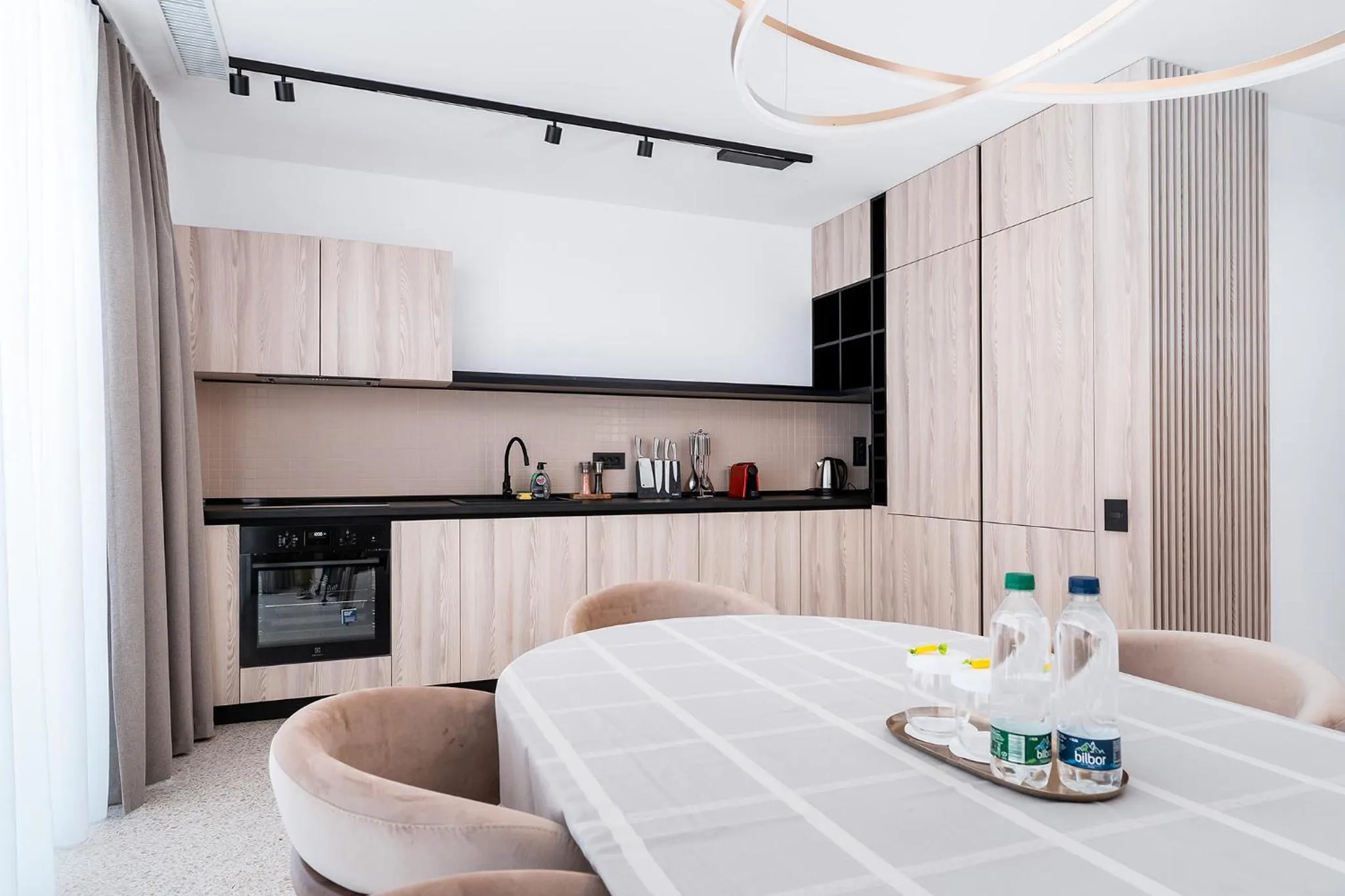 Coffee/tea facilities in Amaris ApartHotel la 2 Pași de Plajă & Parcare Gratuită