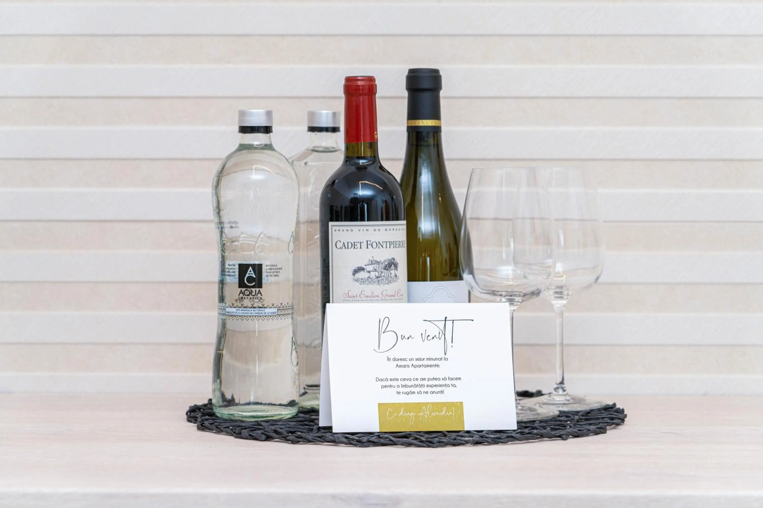 Drinks in Amaris ApartHotel la 2 Pași de Plajă & Parcare Gratuită