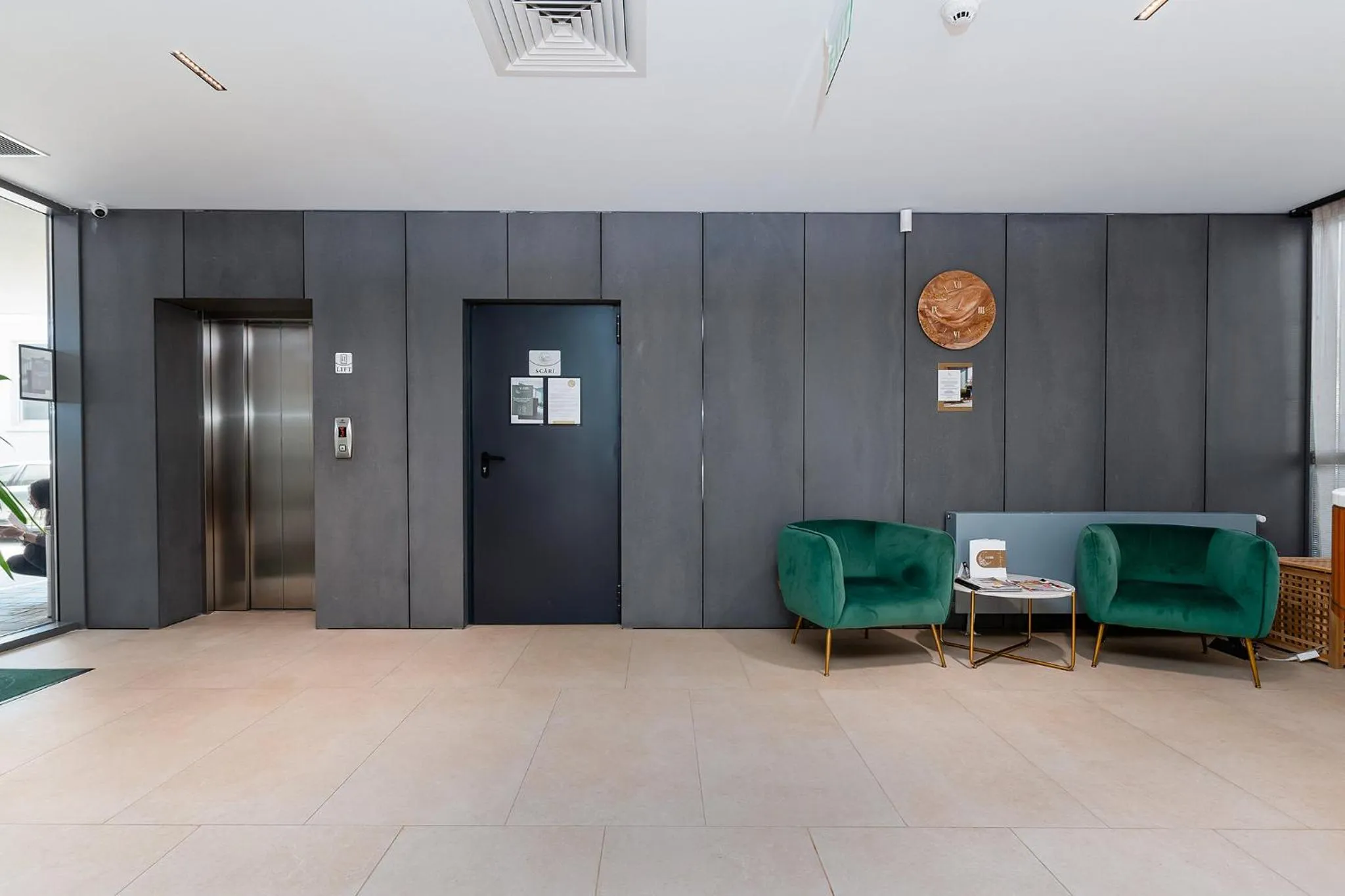 Seating area in Amaris ApartHotel la 2 Pași de Plajă & Parcare Gratuită