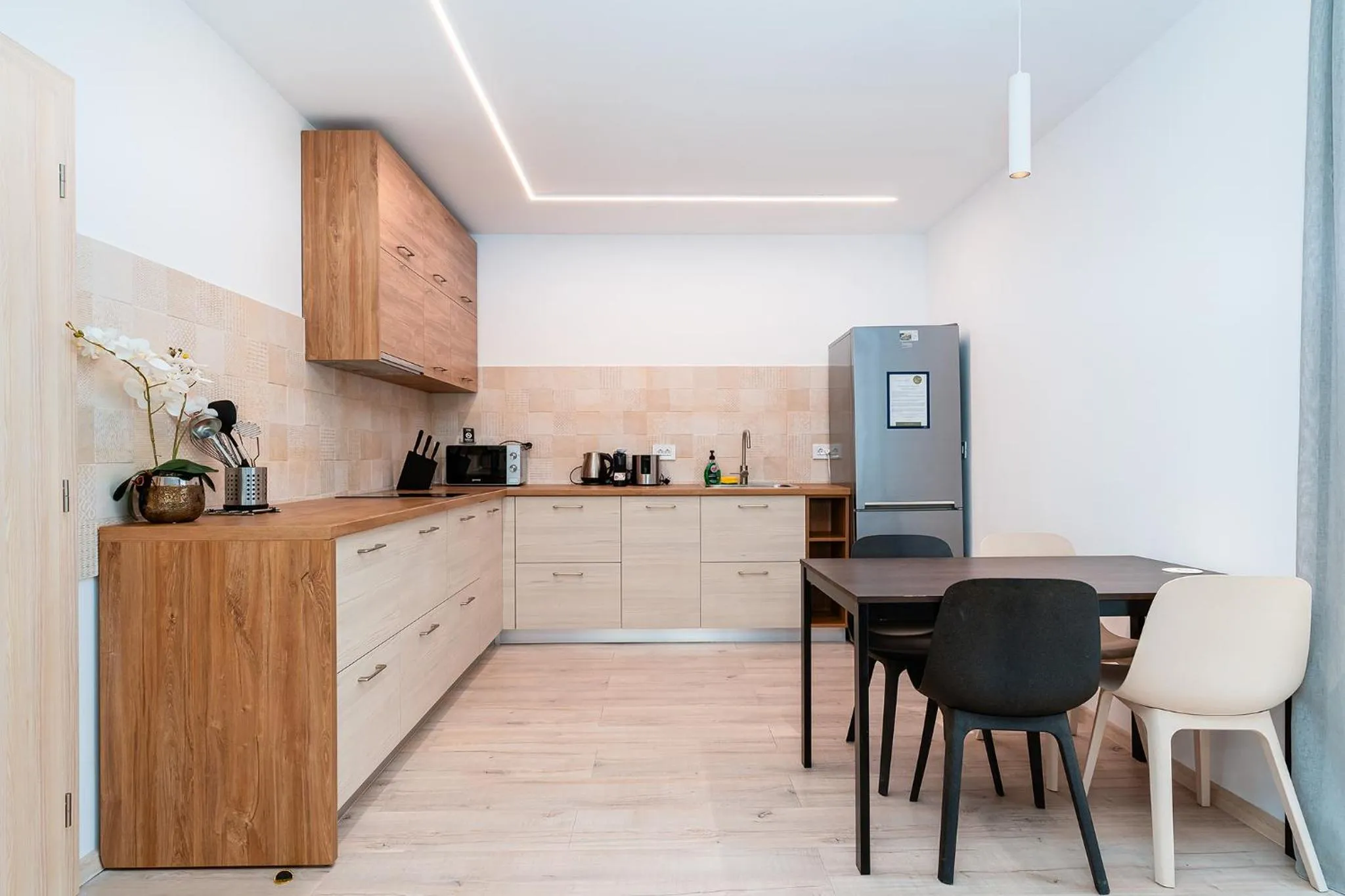 Coffee/tea facilities in Amaris ApartHotel la 2 Pași de Plajă & Parcare Gratuită