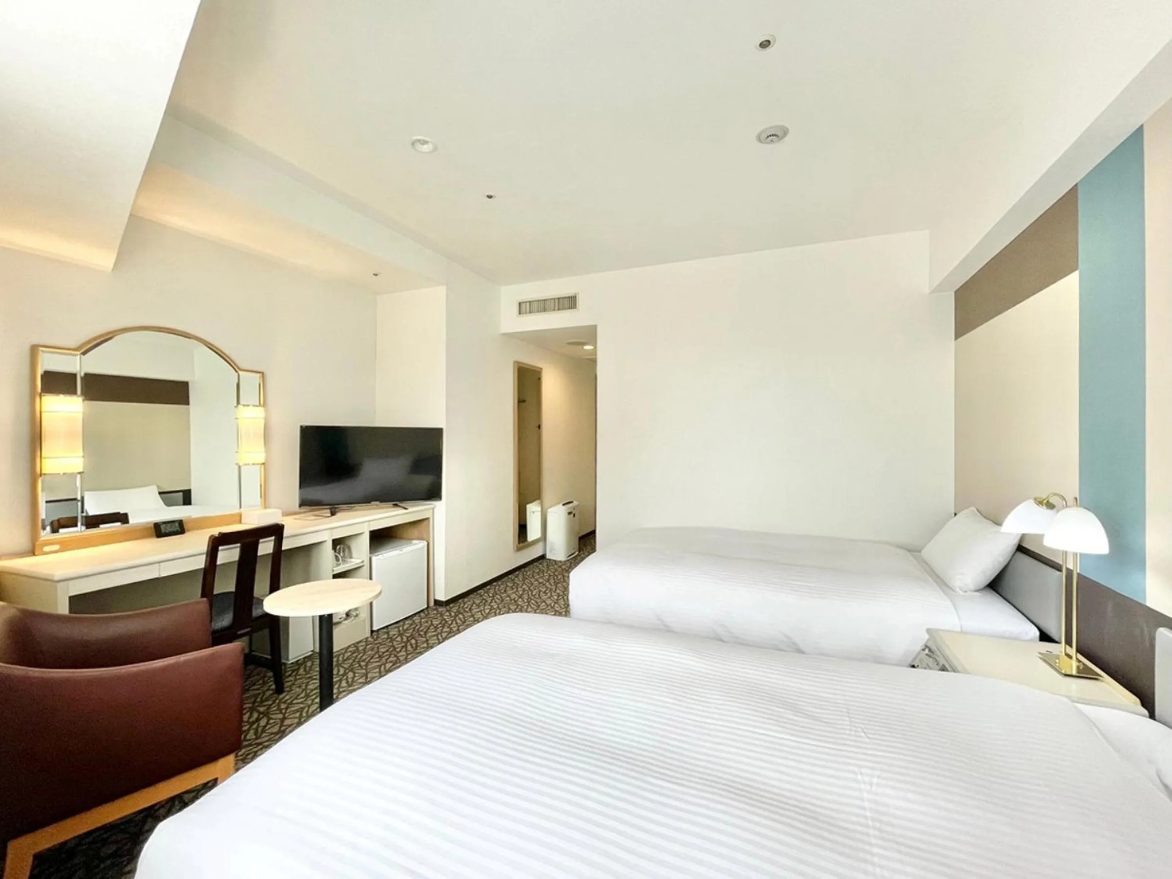 Bedroom, Bed in Chisun Hotel Yokohama Isezakicho