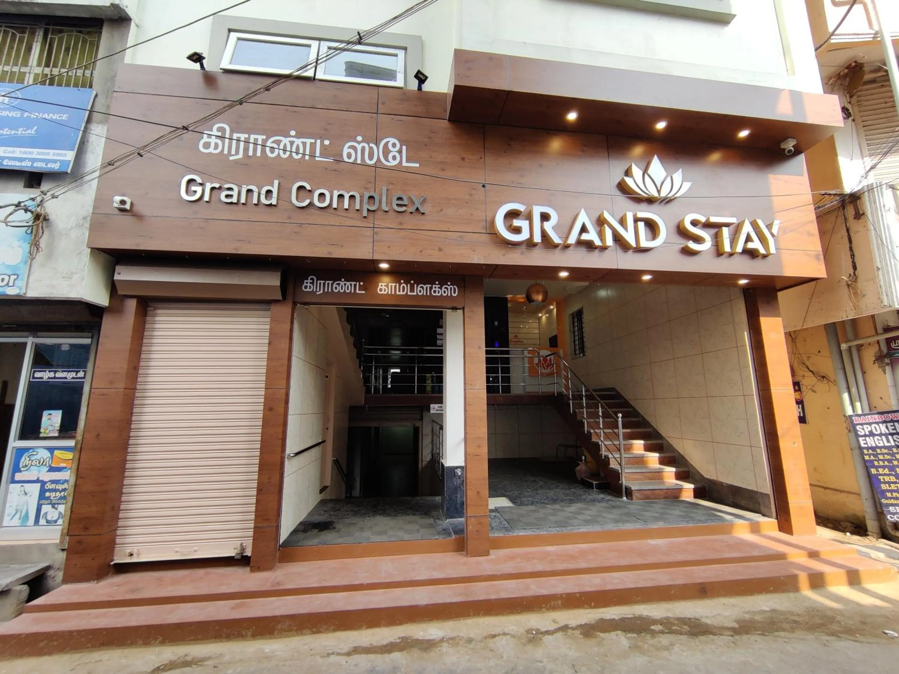 Facade/entrance in Hotel Grand Stay
