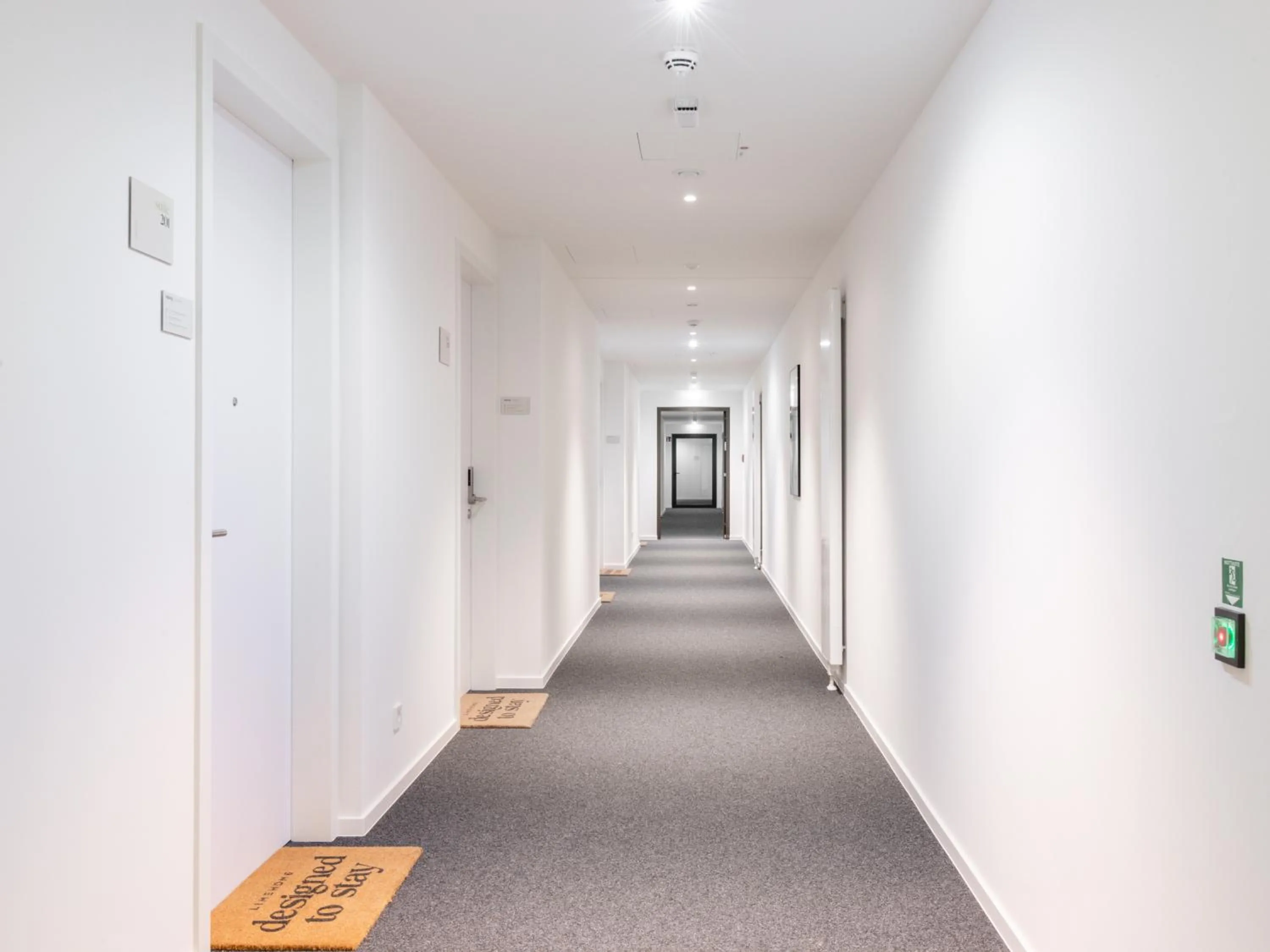 Property building in Limehome Berlin Müllerstraße - Digital Access