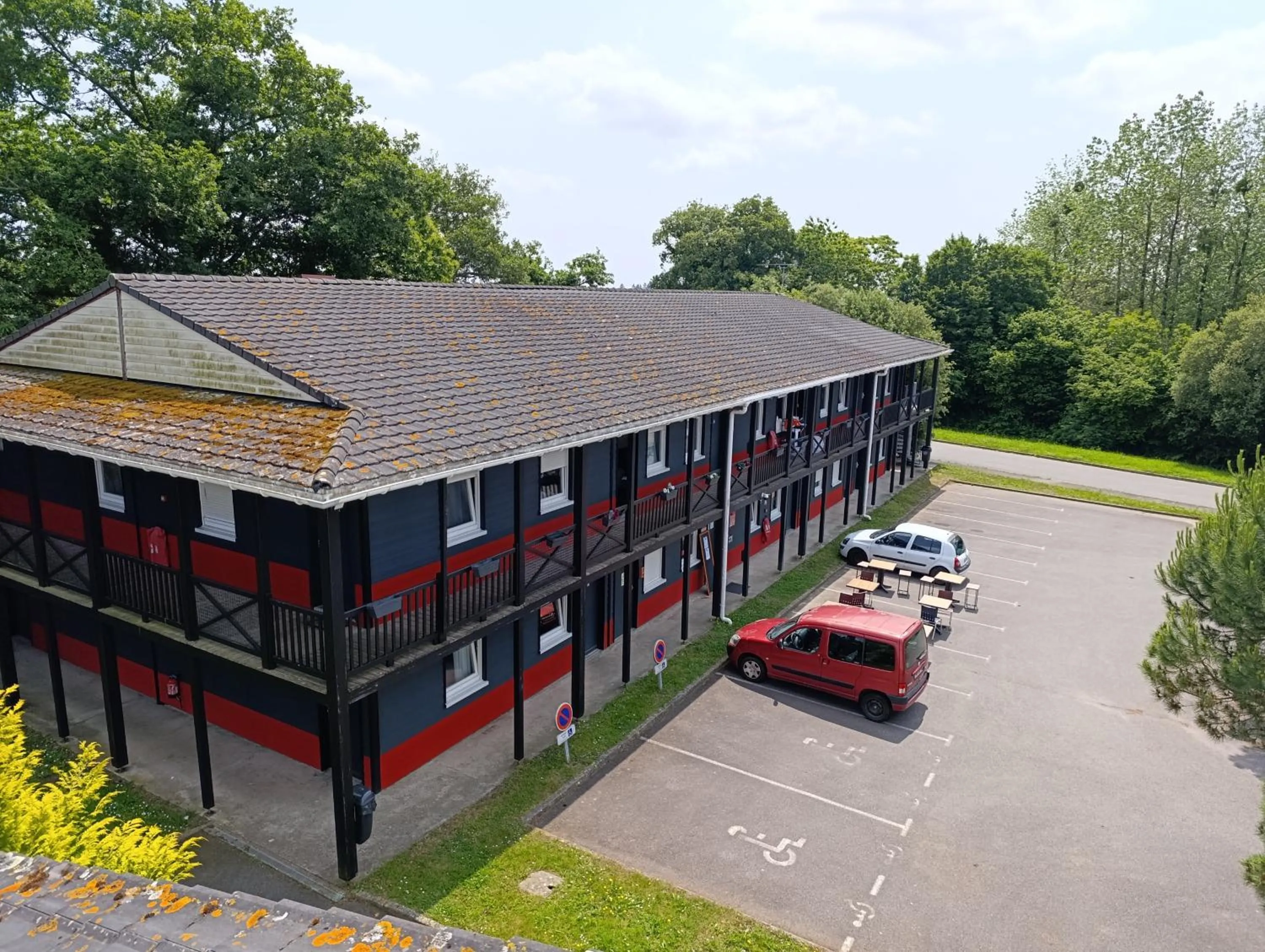 Property building in Enzo Hotels Quimperle By Kyriad Direct