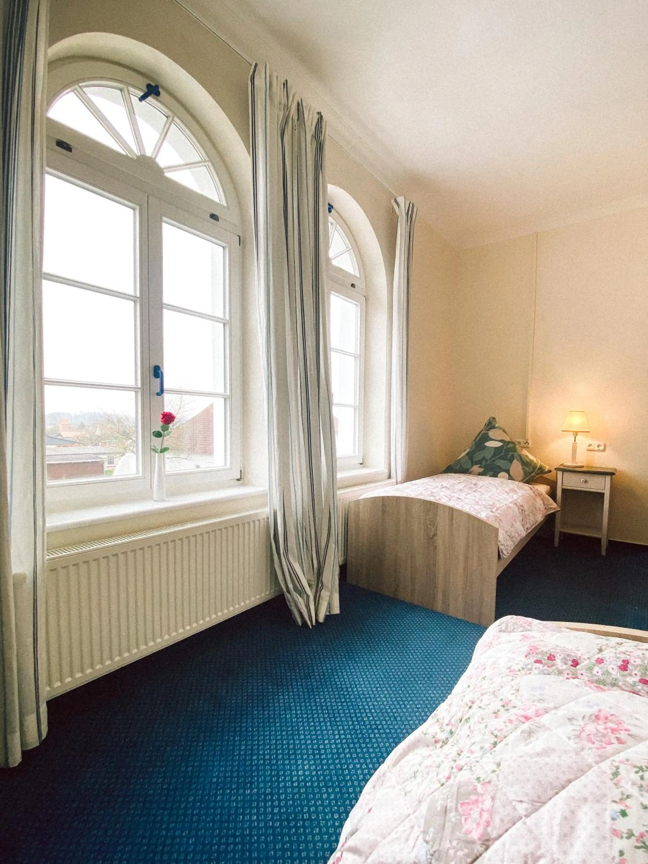 Photo of the whole room, Bed in Landhotel Schloss Daschow