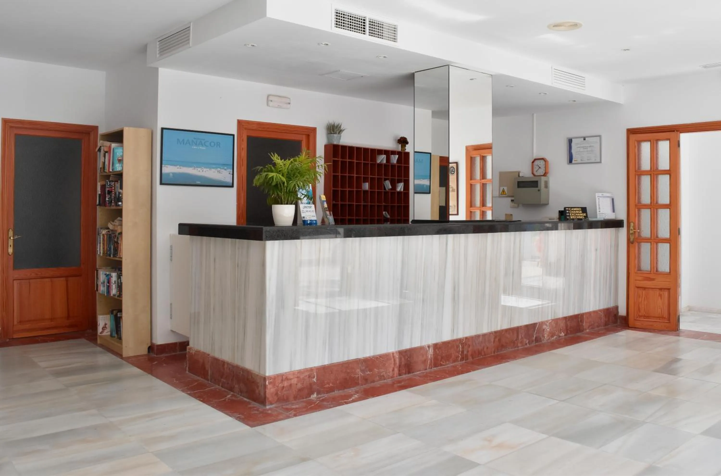 Lobby or reception in Apartamentos Arcos Playa