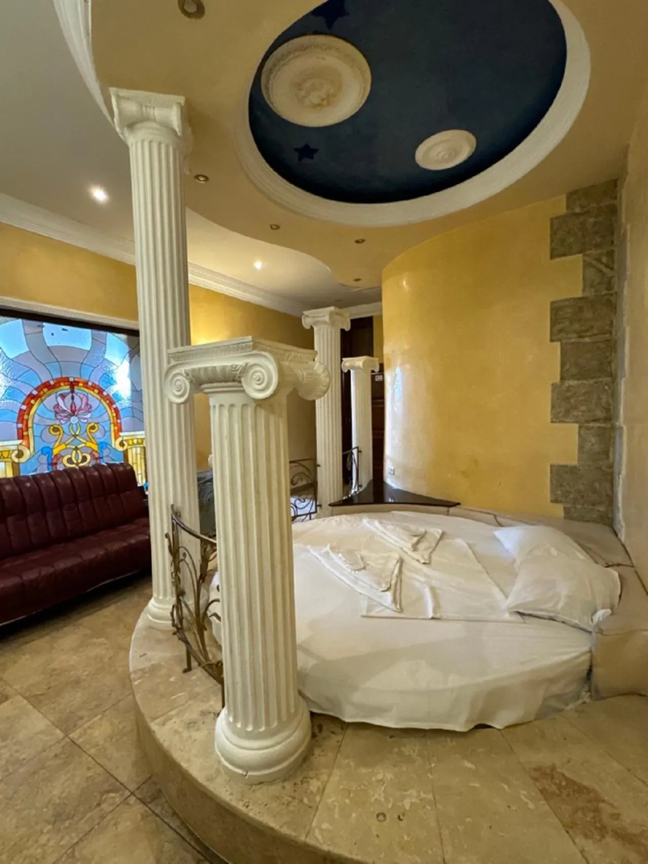 Bed in NEW BELLA HOTEL