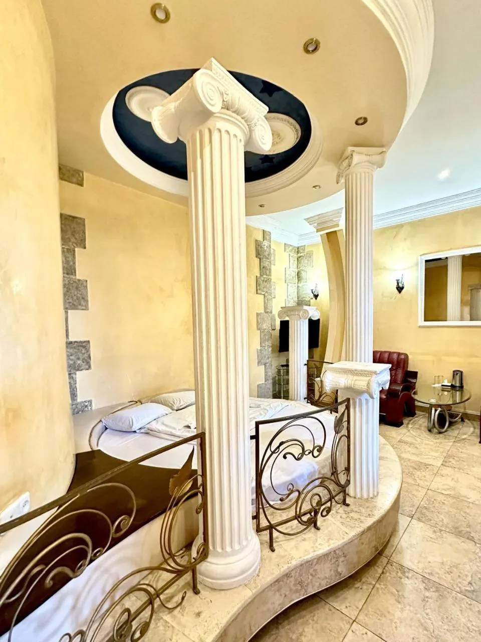 Bed in NEW BELLA HOTEL