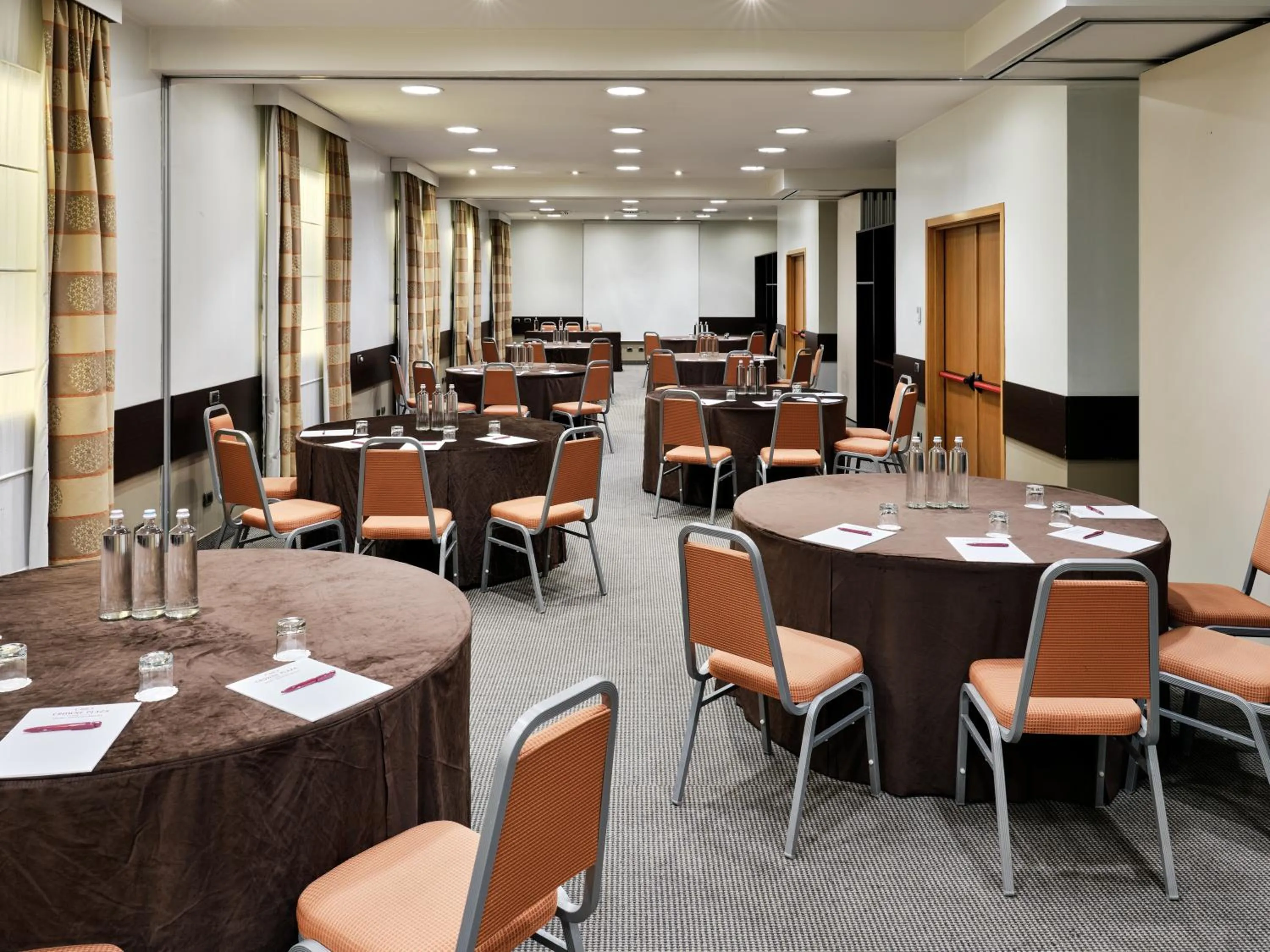 Meeting/conference room in Crowne Plaza Milan - Malpensa Airport by IHG