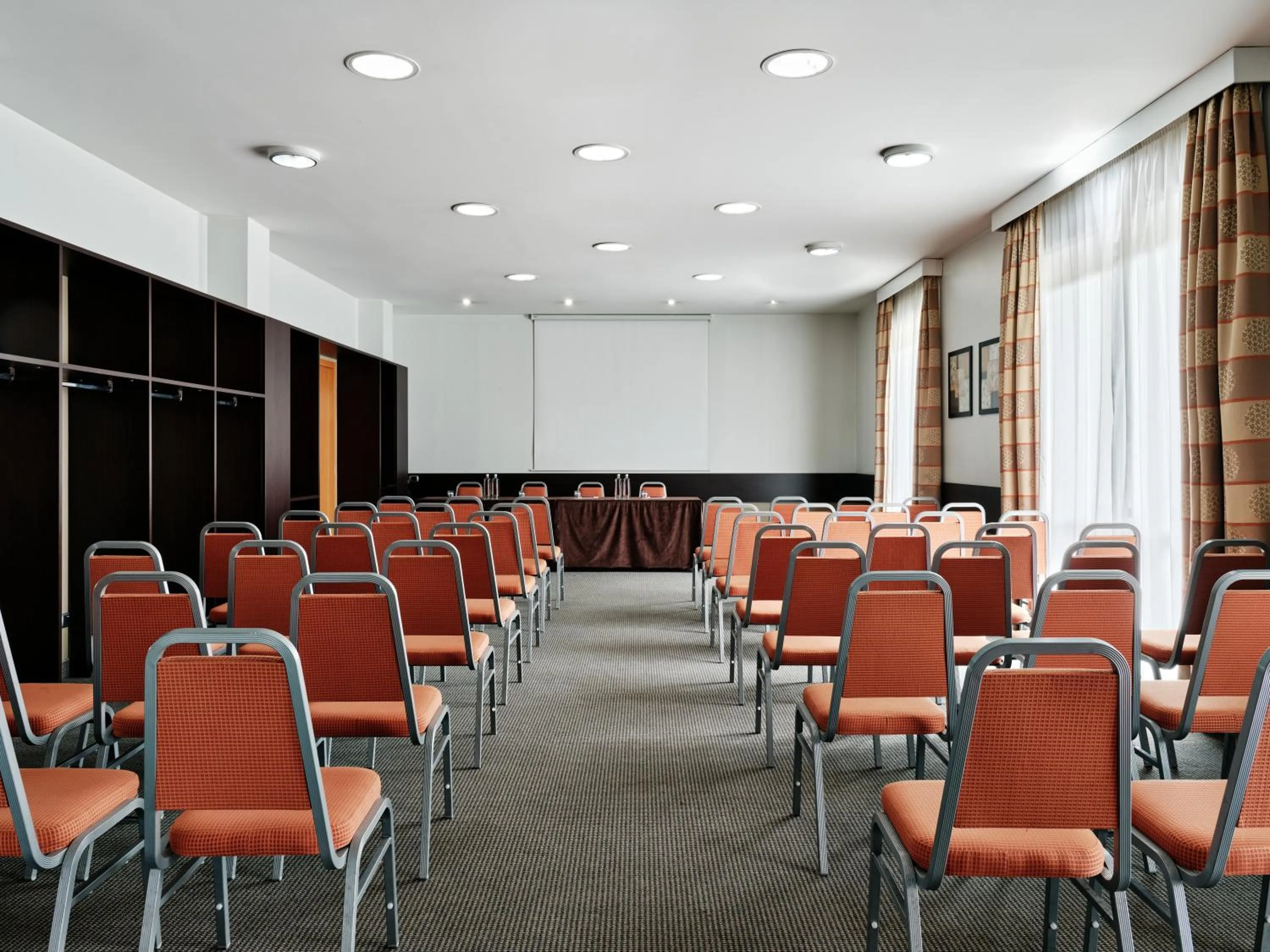 Meeting/conference room in Crowne Plaza Milan - Malpensa Airport by IHG