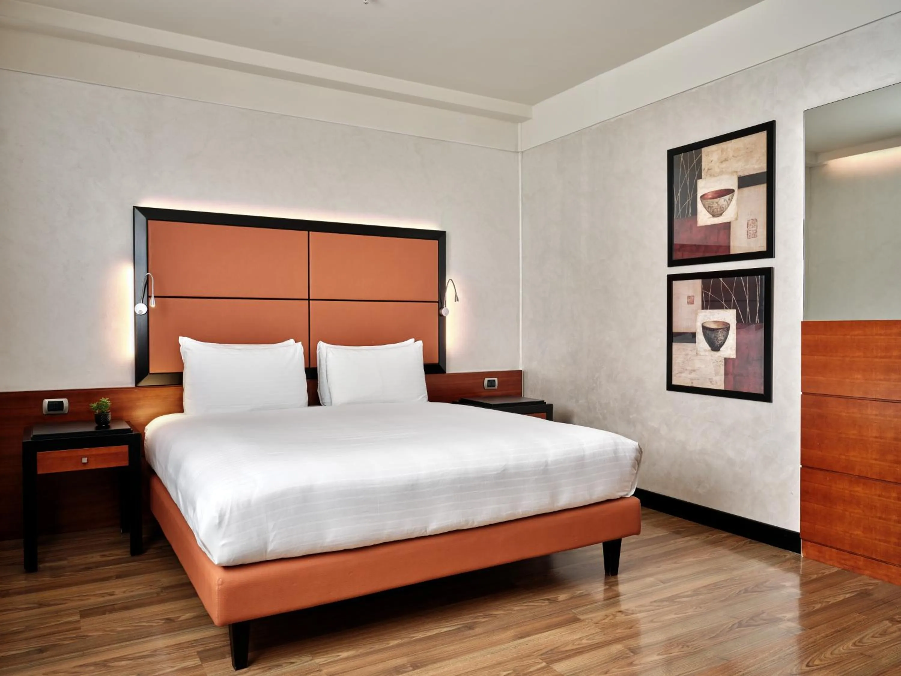 Bed in Crowne Plaza Milan - Malpensa Airport by IHG