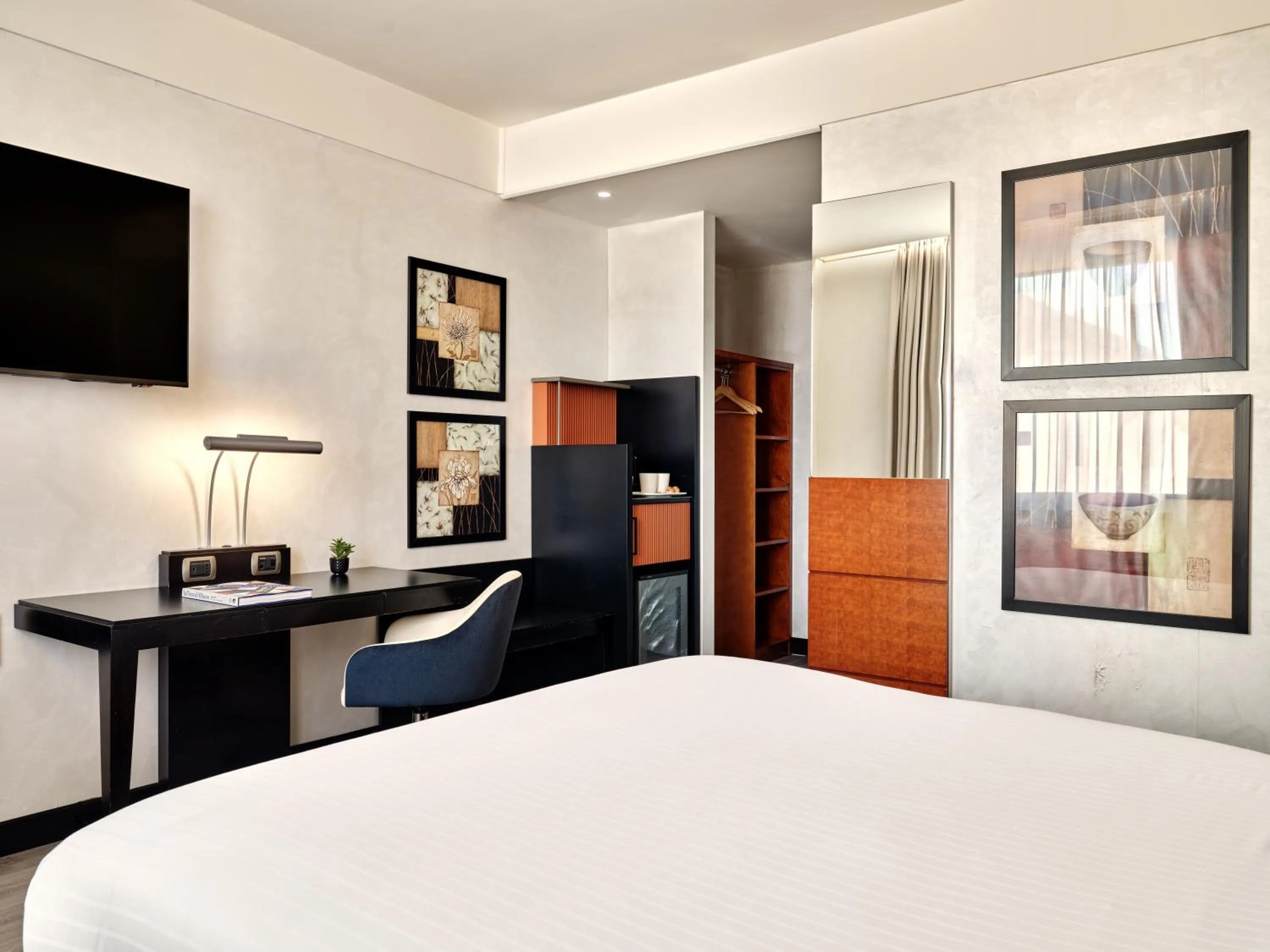 Bedroom, Bed in Crowne Plaza Milan - Malpensa Airport by IHG