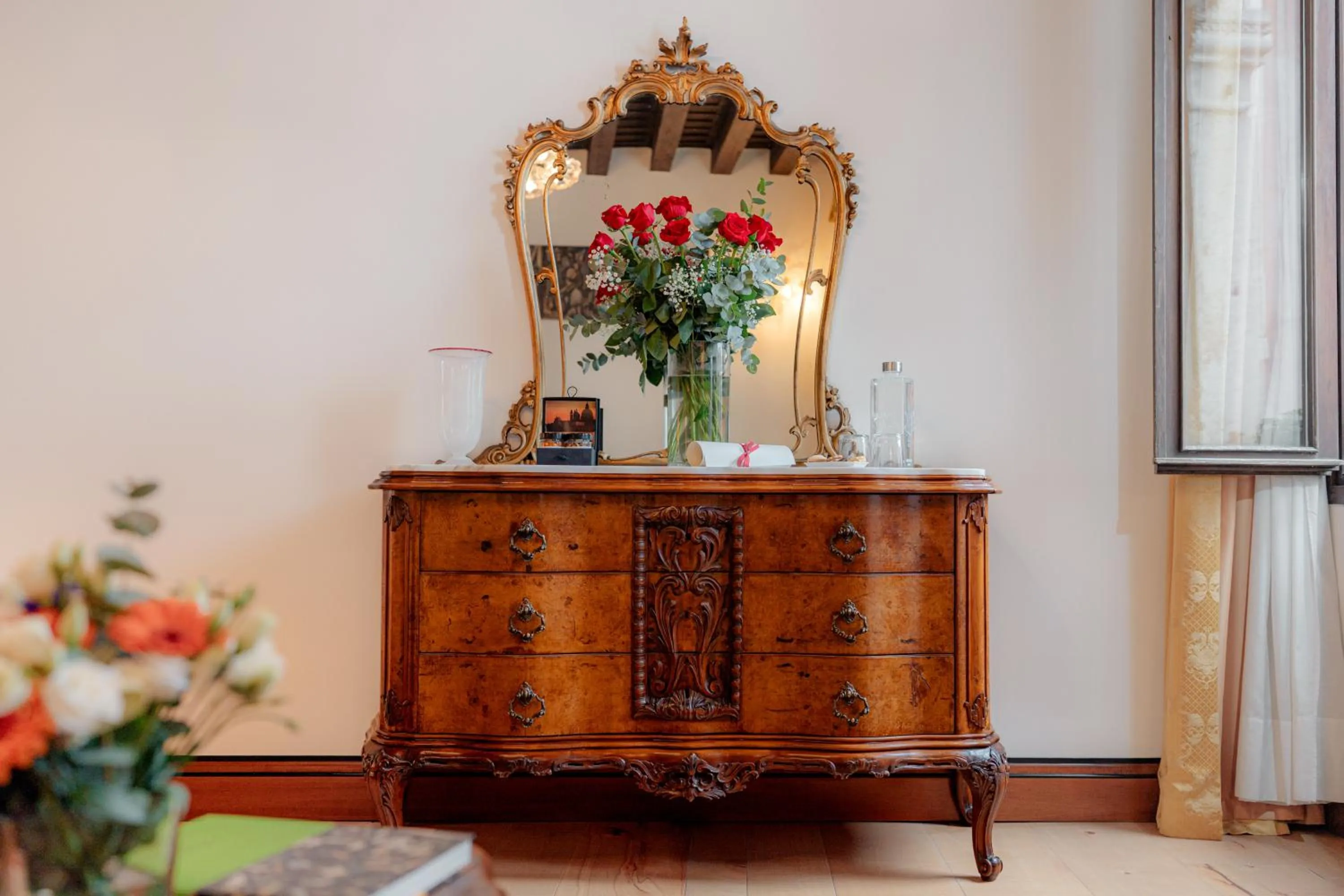 Decorative detail in All’Angelo Art Hotel