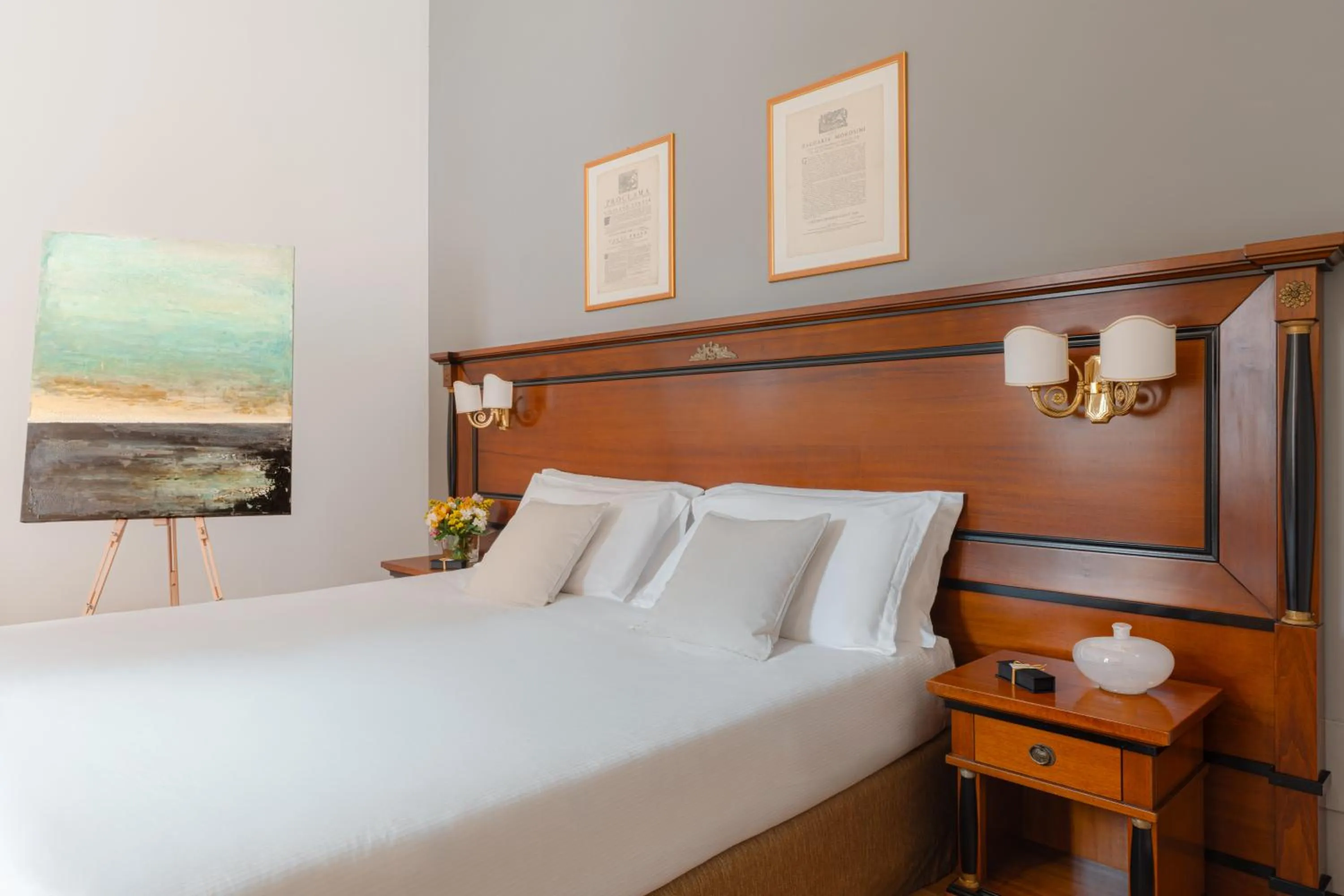 Bed in All’Angelo Art Hotel