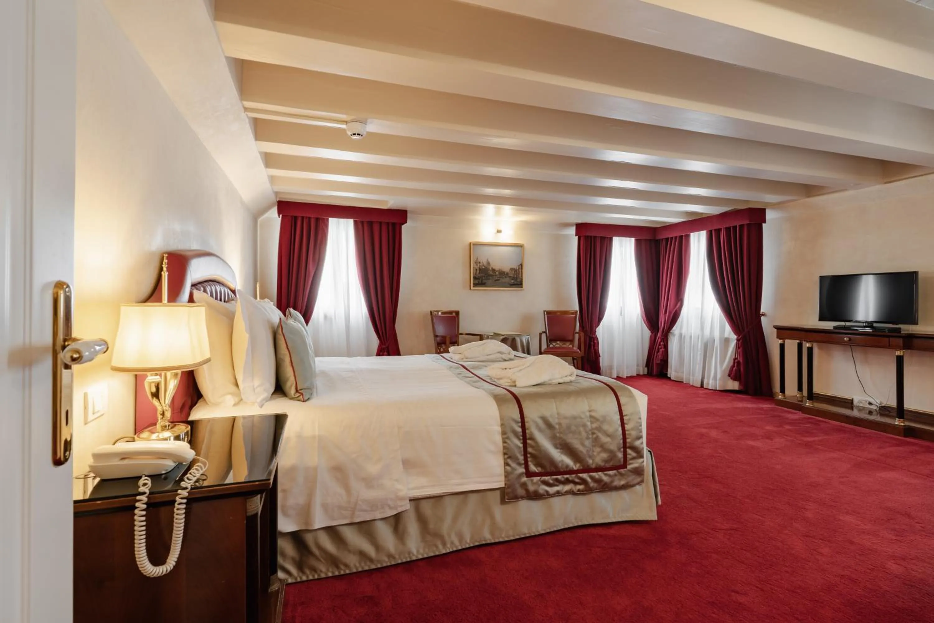 Bedroom, Bed in Hotel Donà Palace