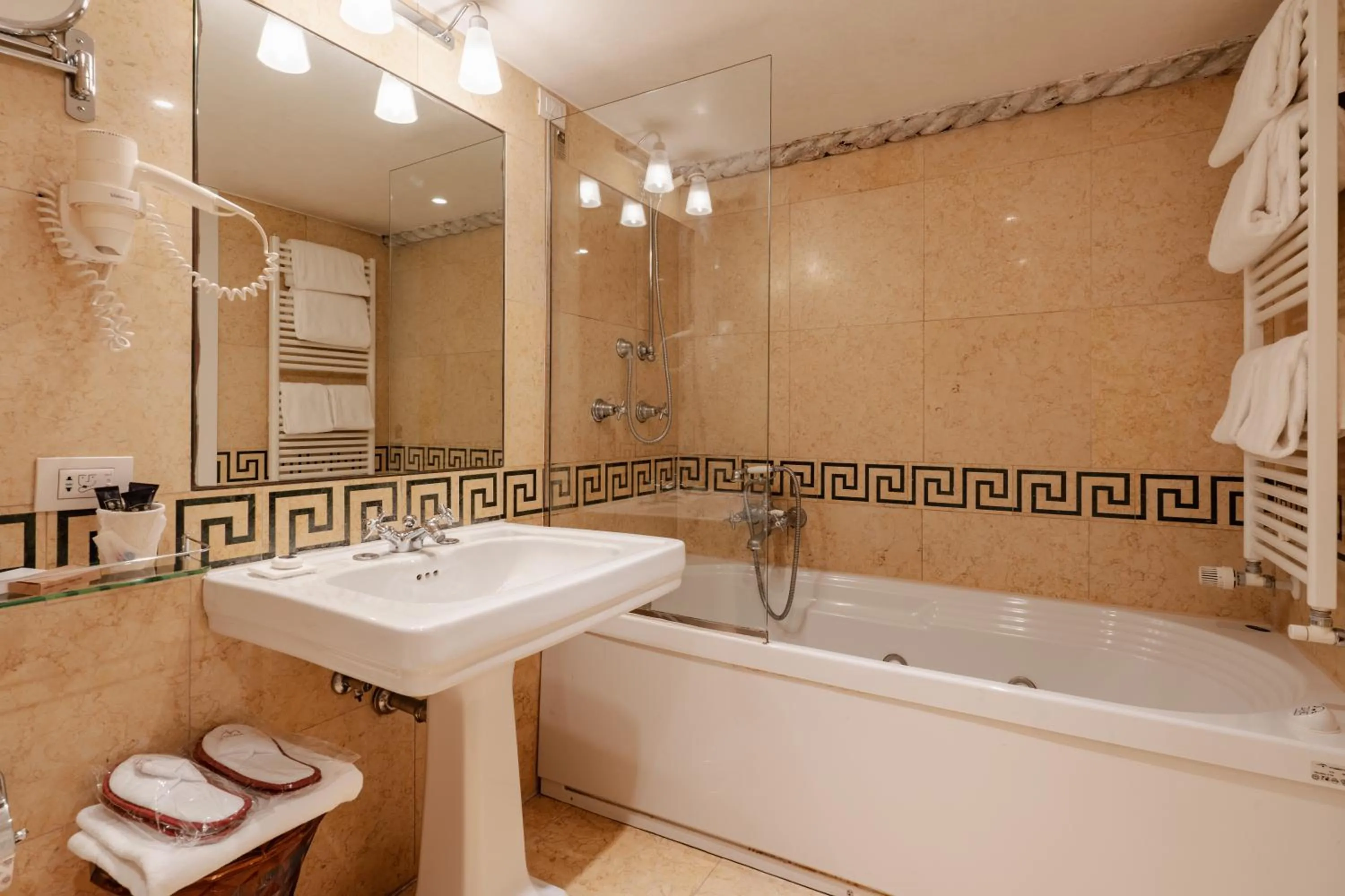 Bathroom in Hotel Donà Palace