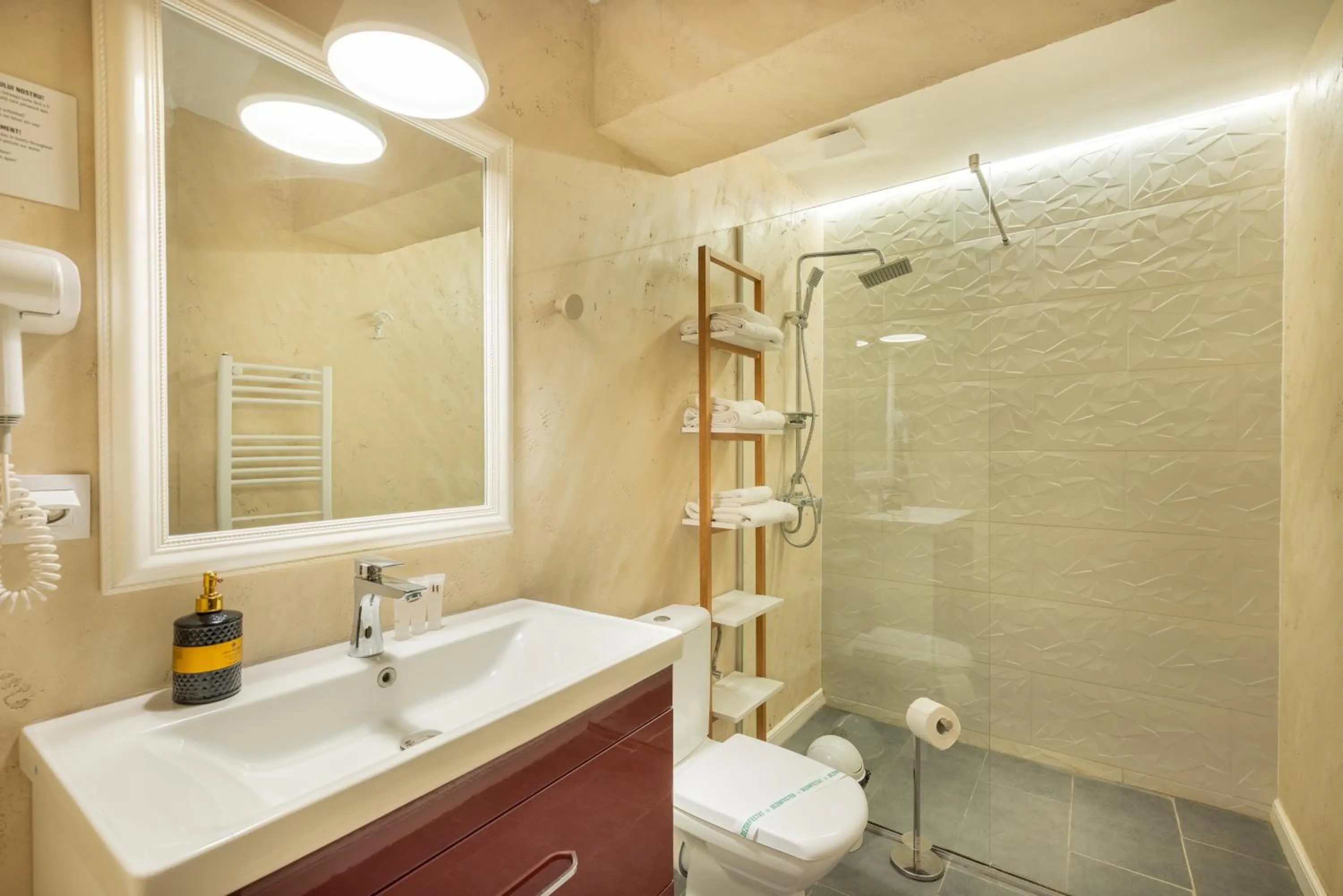 Bathroom in Hotel City Break