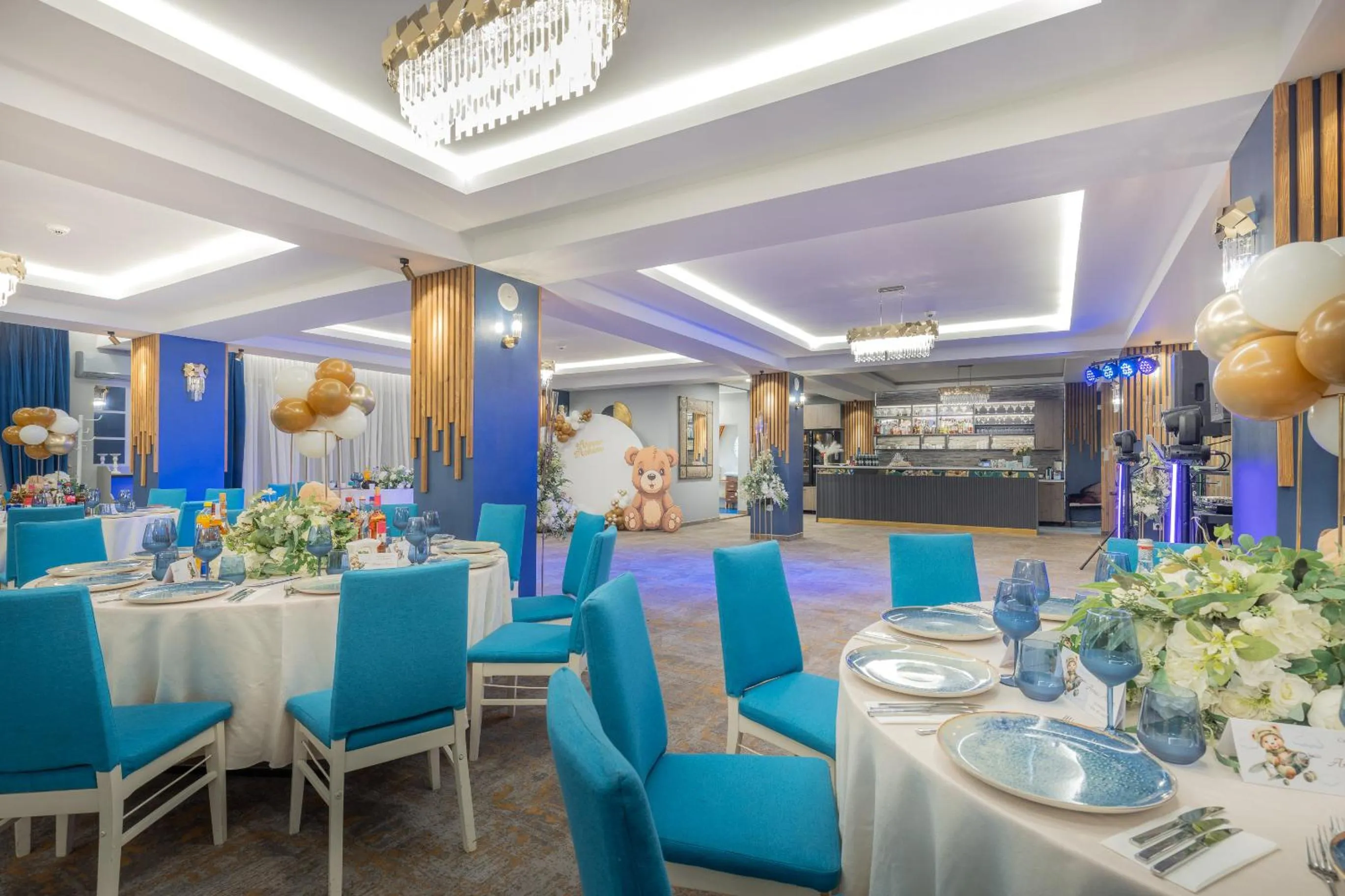 Restaurant/places to eat in Hotel City Break